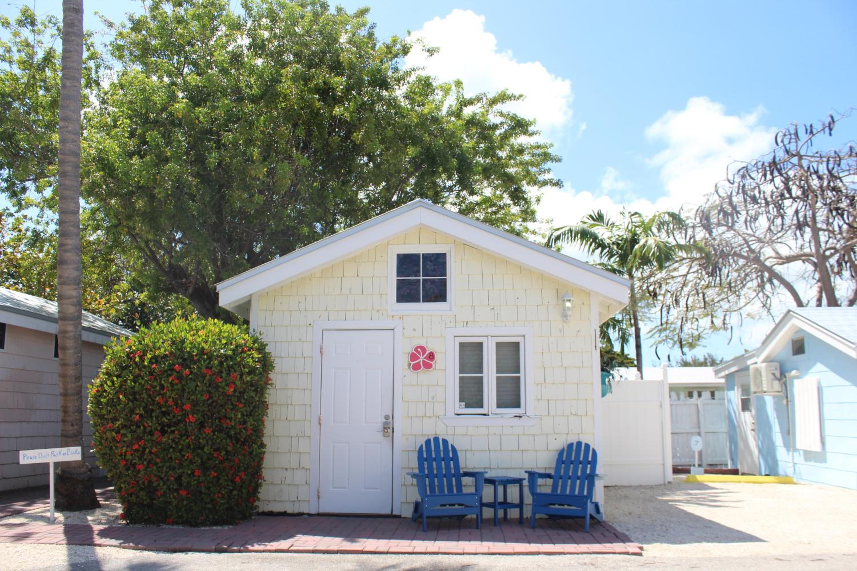 Tropical Cottages