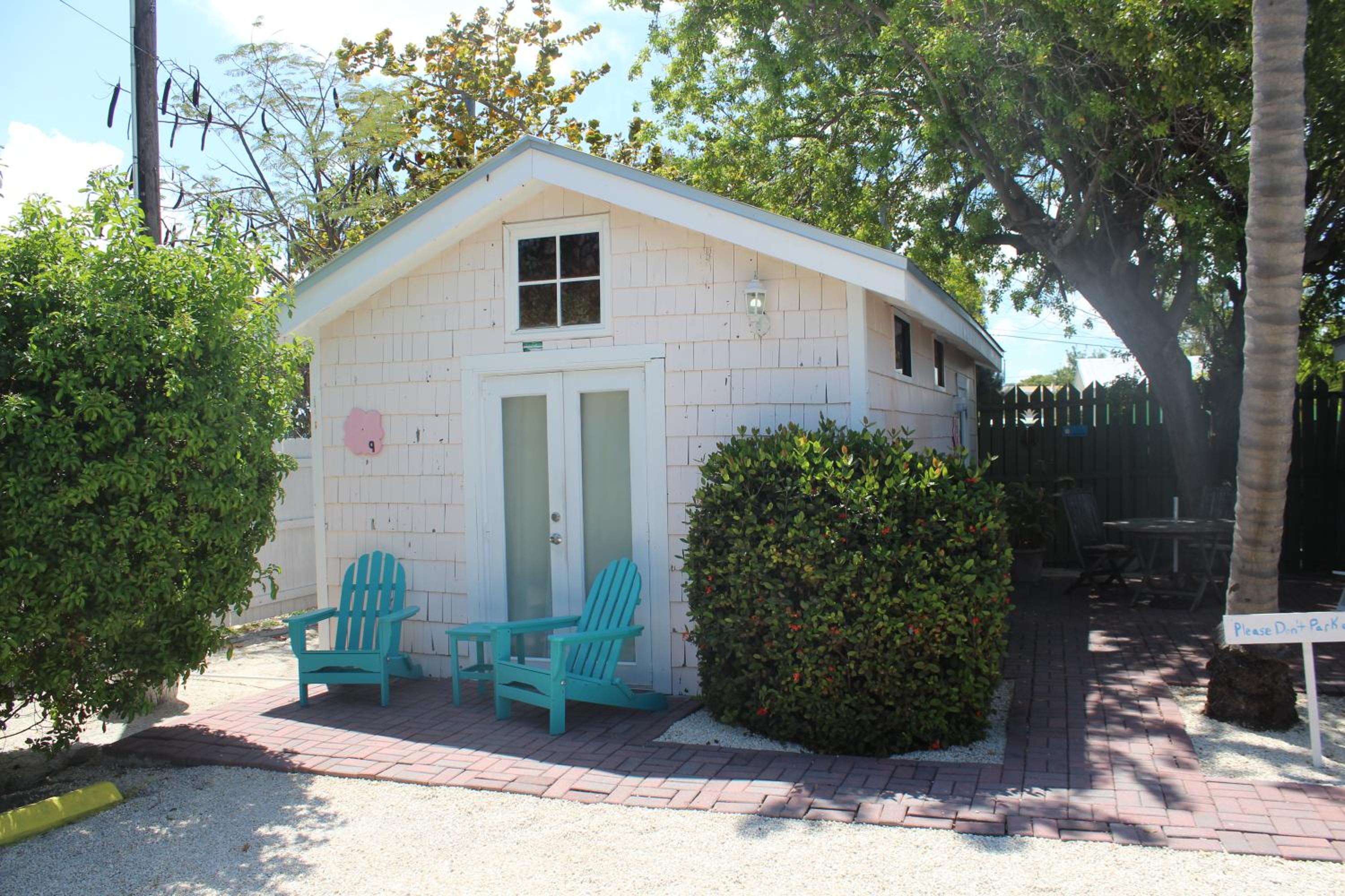 Tropical Cottages