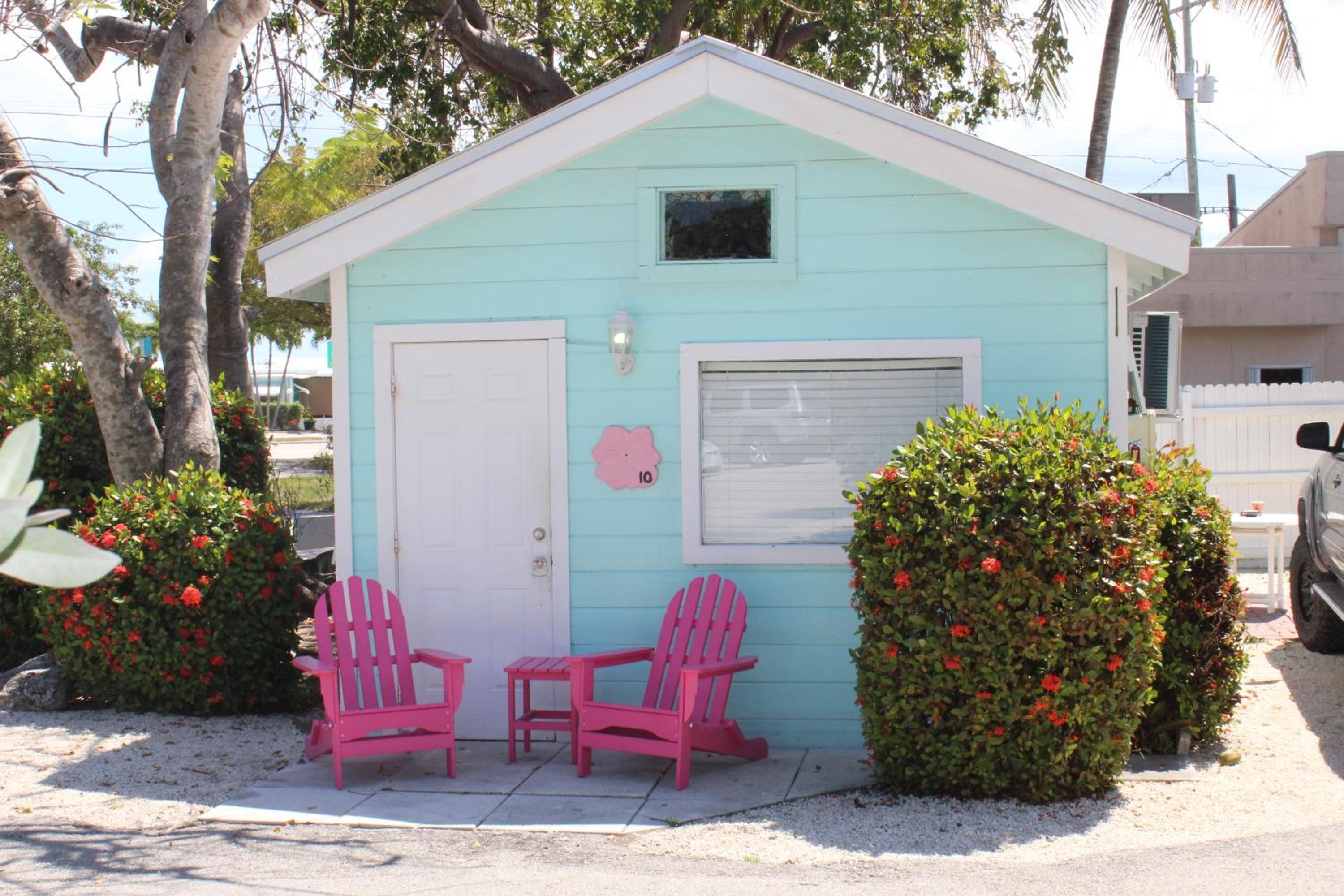 Tropical Cottages