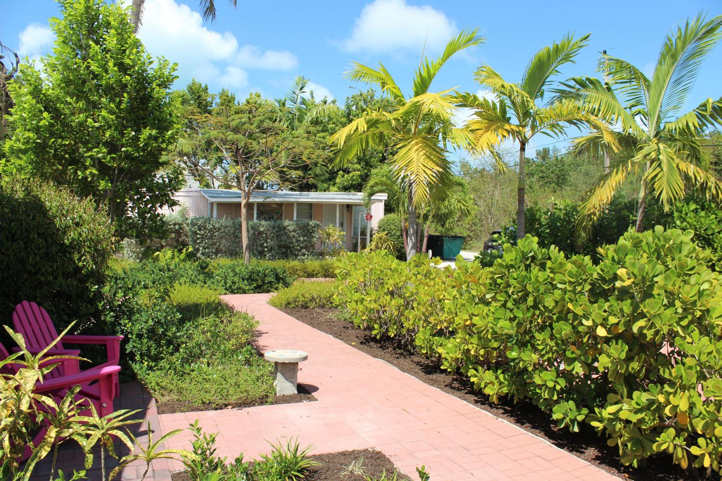 Tropical Cottages