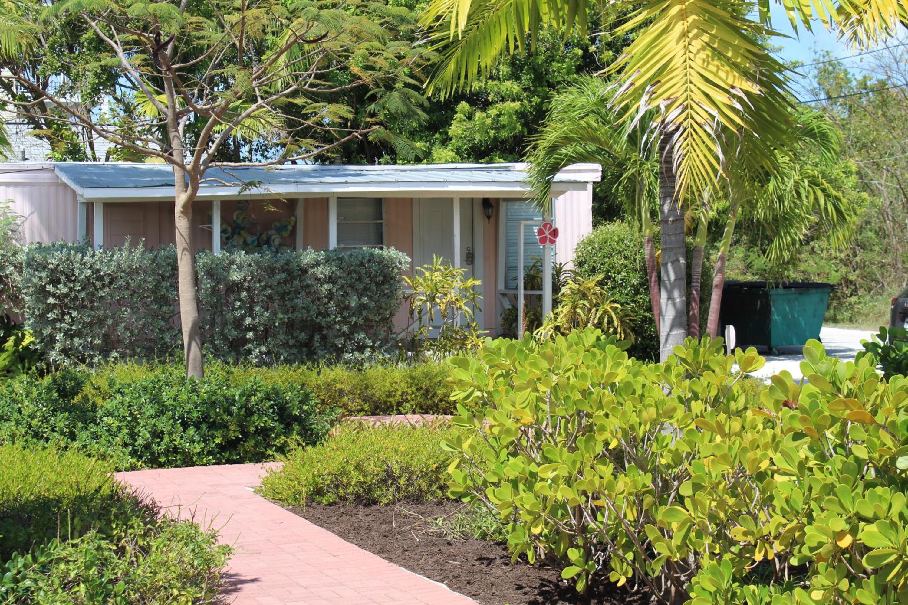 Tropical Cottages