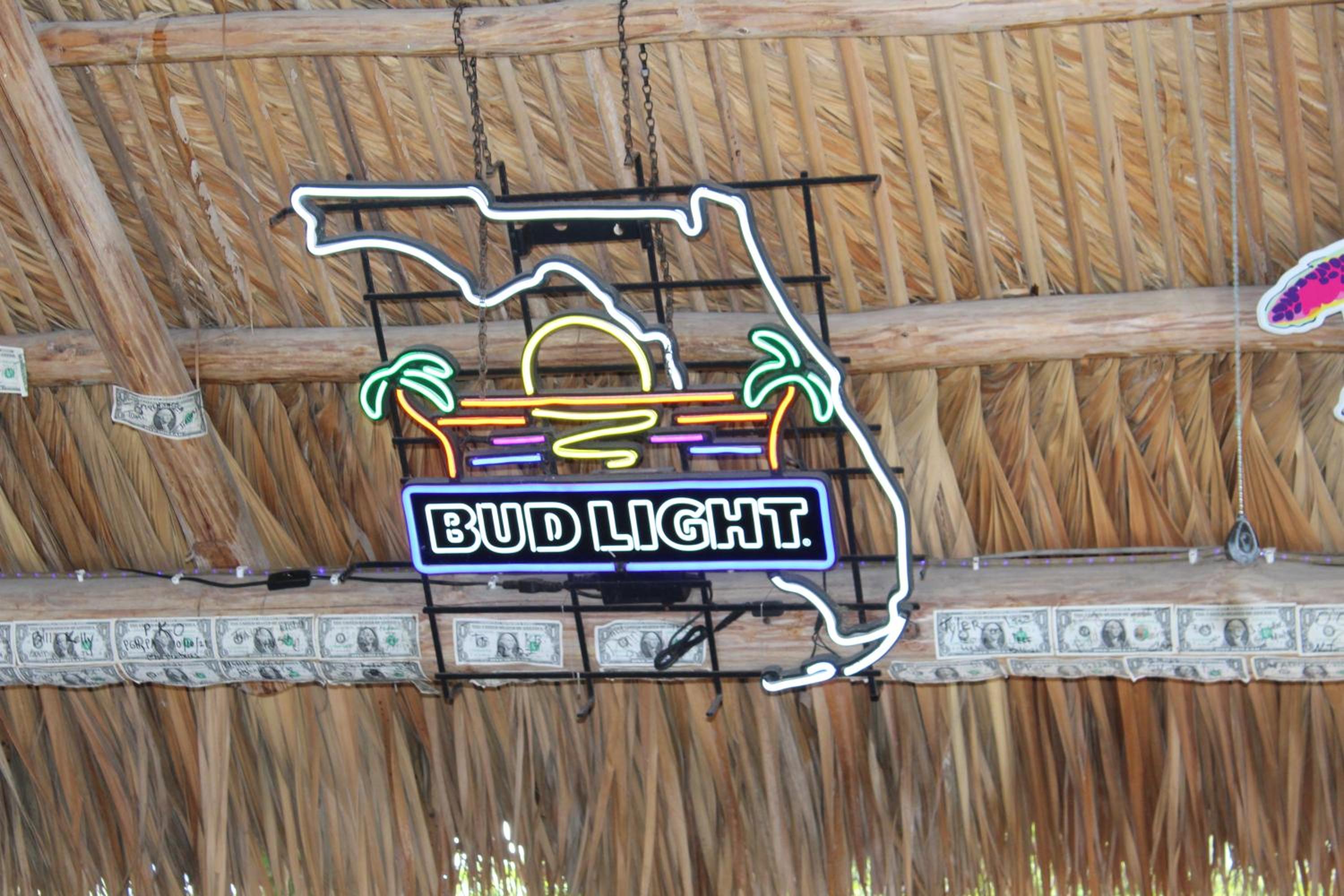 Tropical Cottages