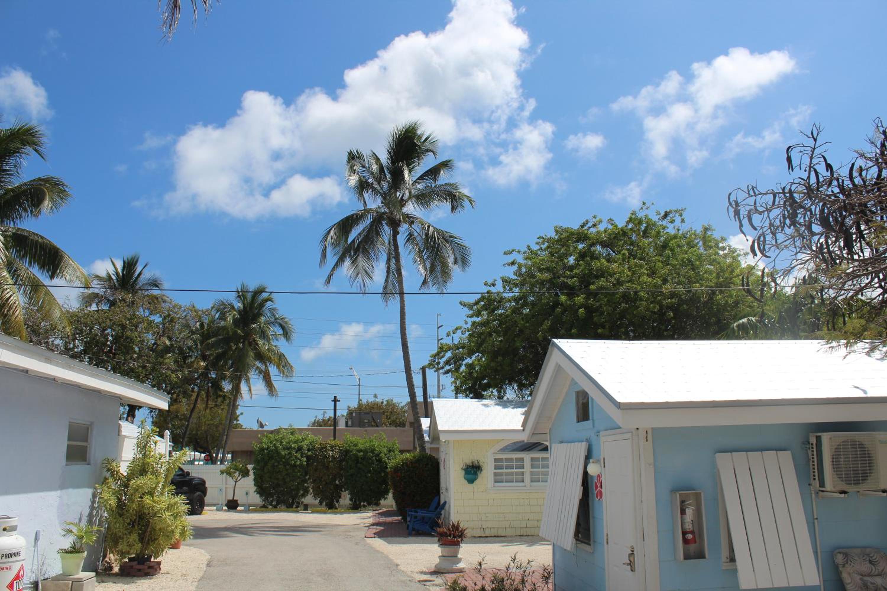 Tropical Cottages