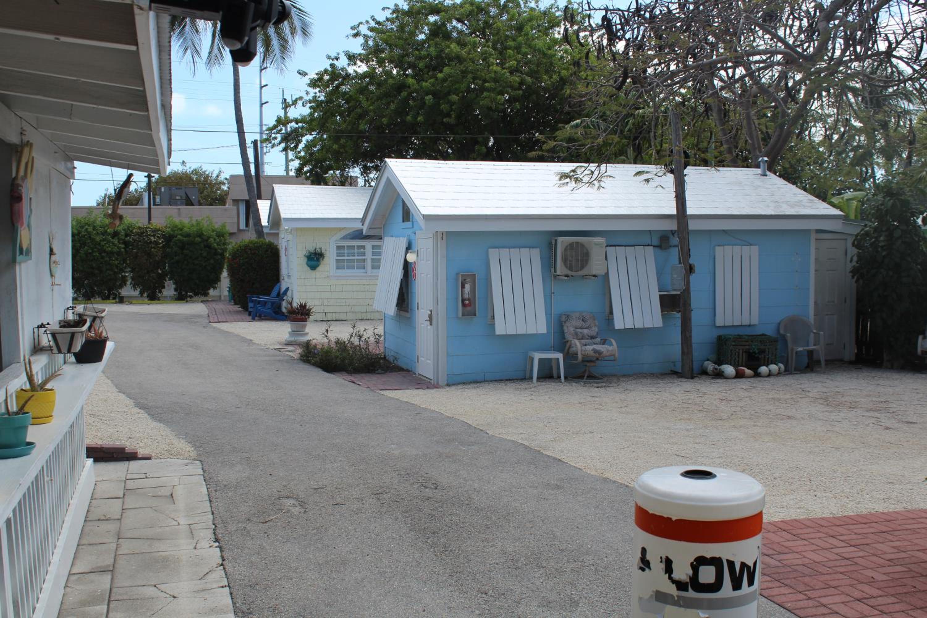 Tropical Cottages