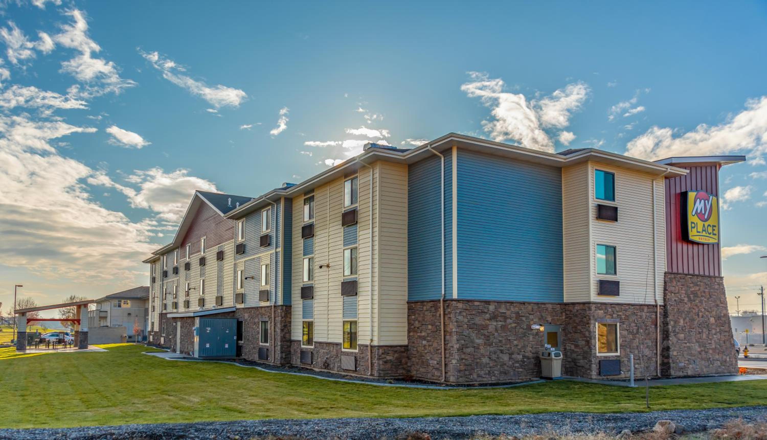 My Place Hotel-Yakima, WA view 4