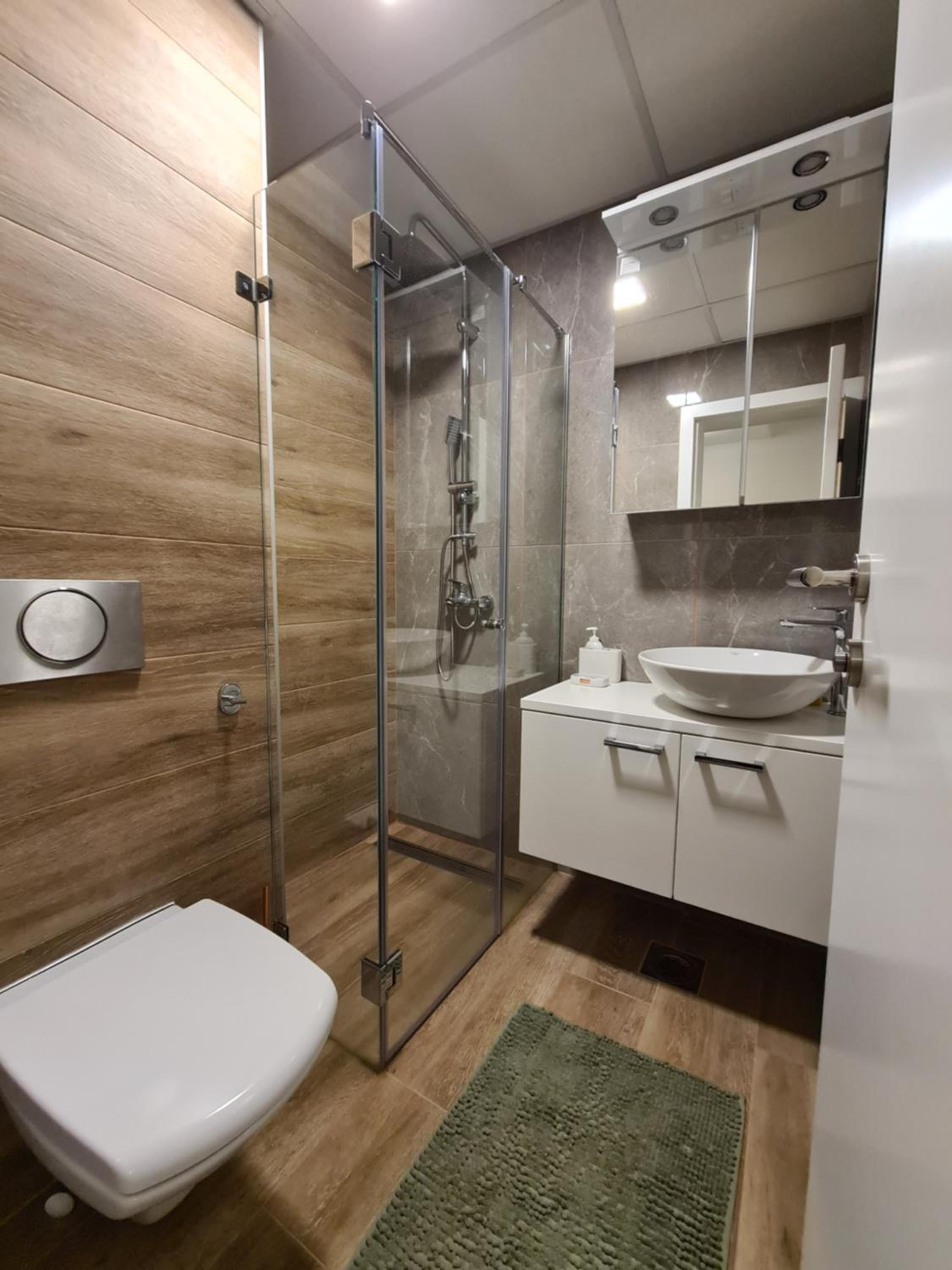 Apartmani Central 10 & free parking view 5