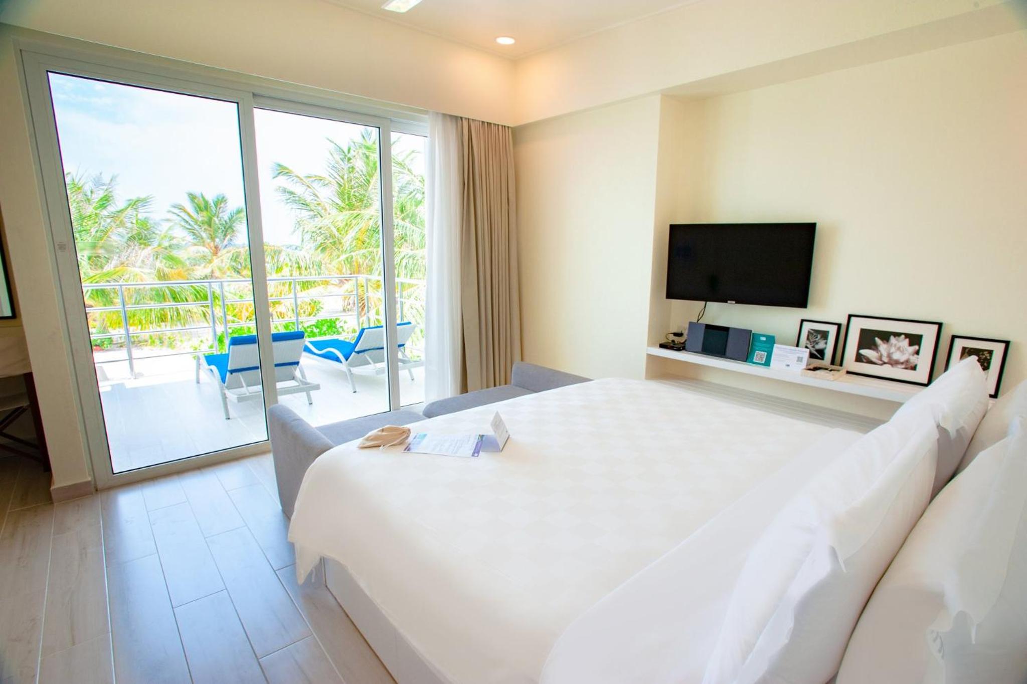 Holiday Inn Resort Kandooma Maldives - Kids Stay & Eat Free and Free Roundtrip Speed Boat for a minimum 4 nights stay — photo 34