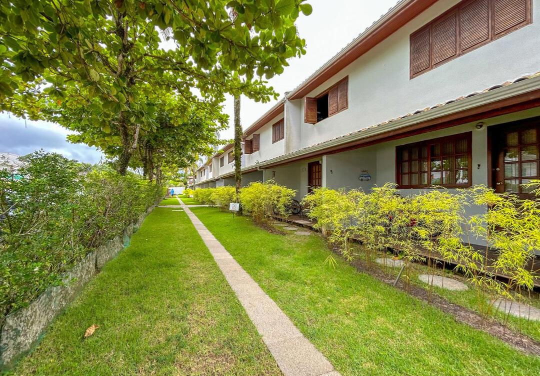 Casa com piscina em Riviera de Sao Lourenco SP