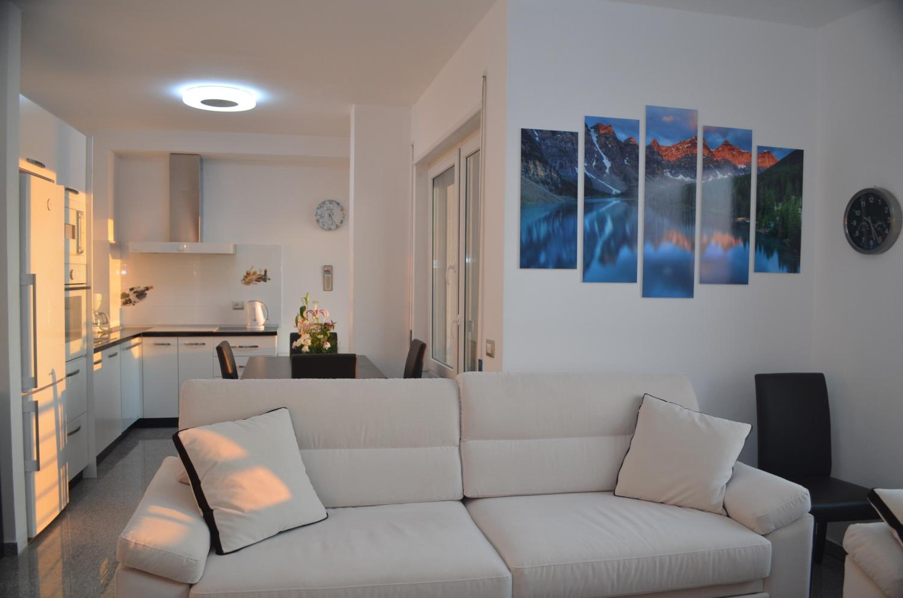 Home Sweet Home by the Sea - 060
