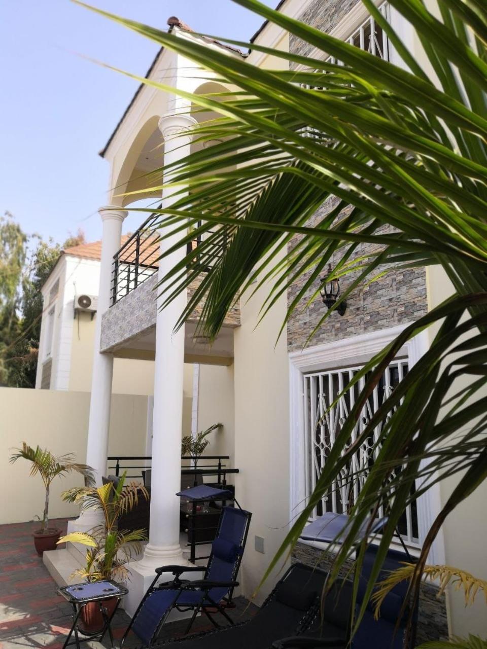 Janha's Senegambia Villa Holiday Rental With Free Wifi view 3