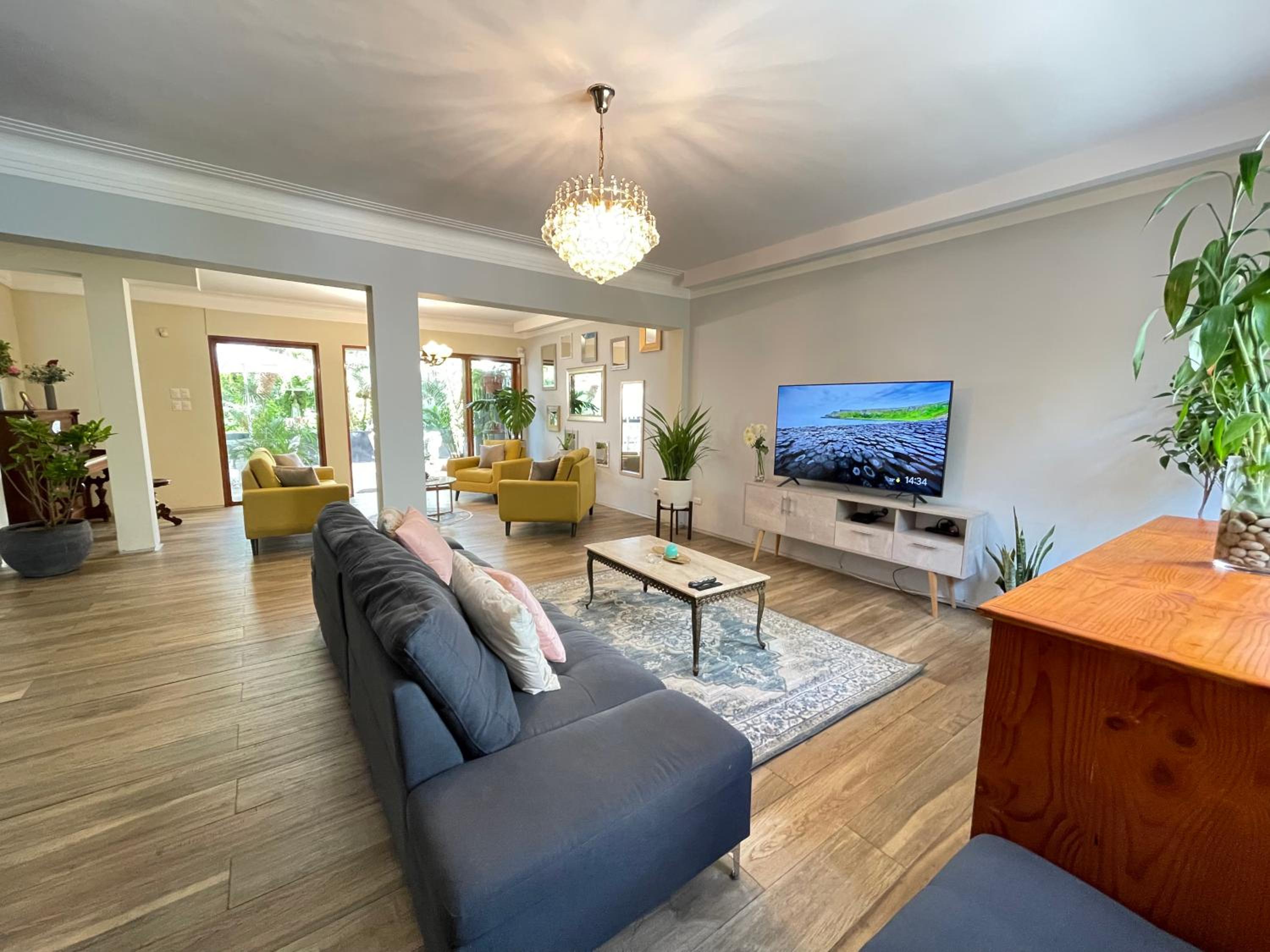 Luxurious Garden-Beach Home view 2
