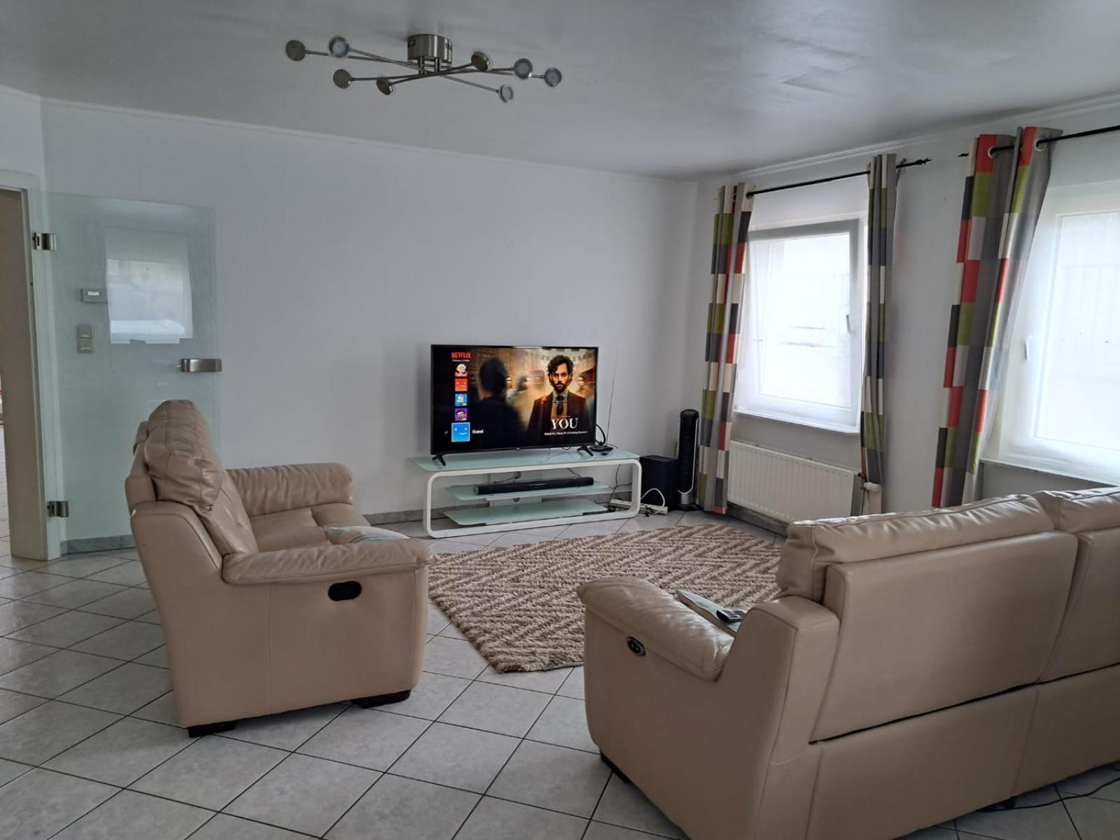 Large Room in Schuttrange Free Parking 10mins to Airport Excellent Customer Services