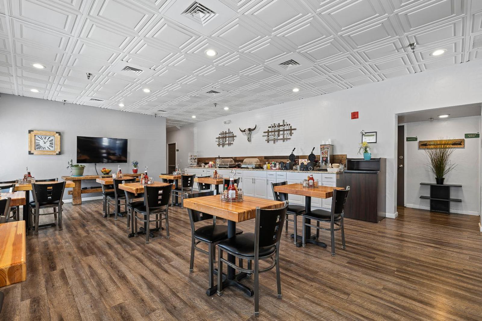 Prescott Valley Vacations - GreenTree Inn Prescott Valley - Property Image 52