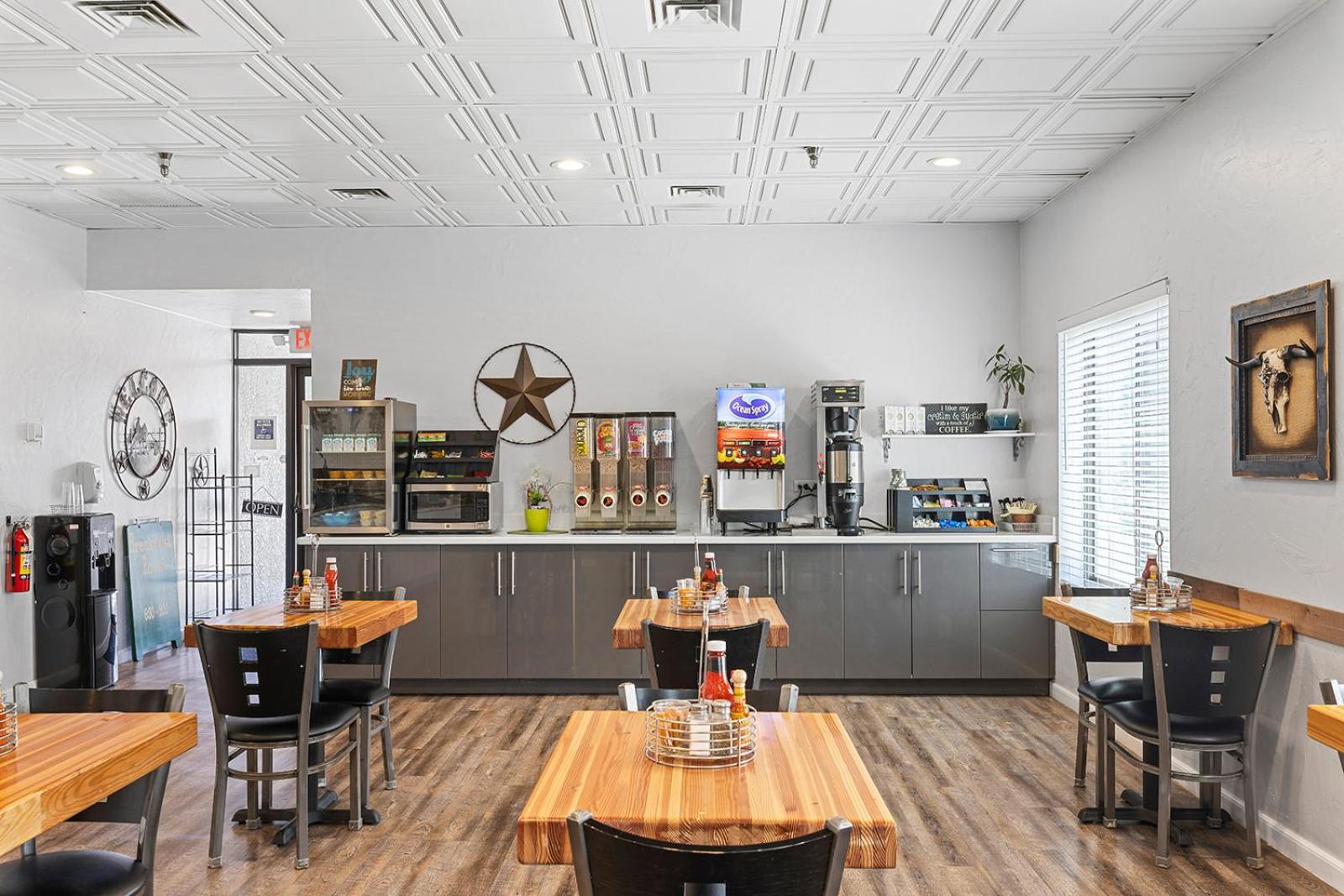 Prescott Valley Vacations - GreenTree Inn Prescott Valley - Property Image 51