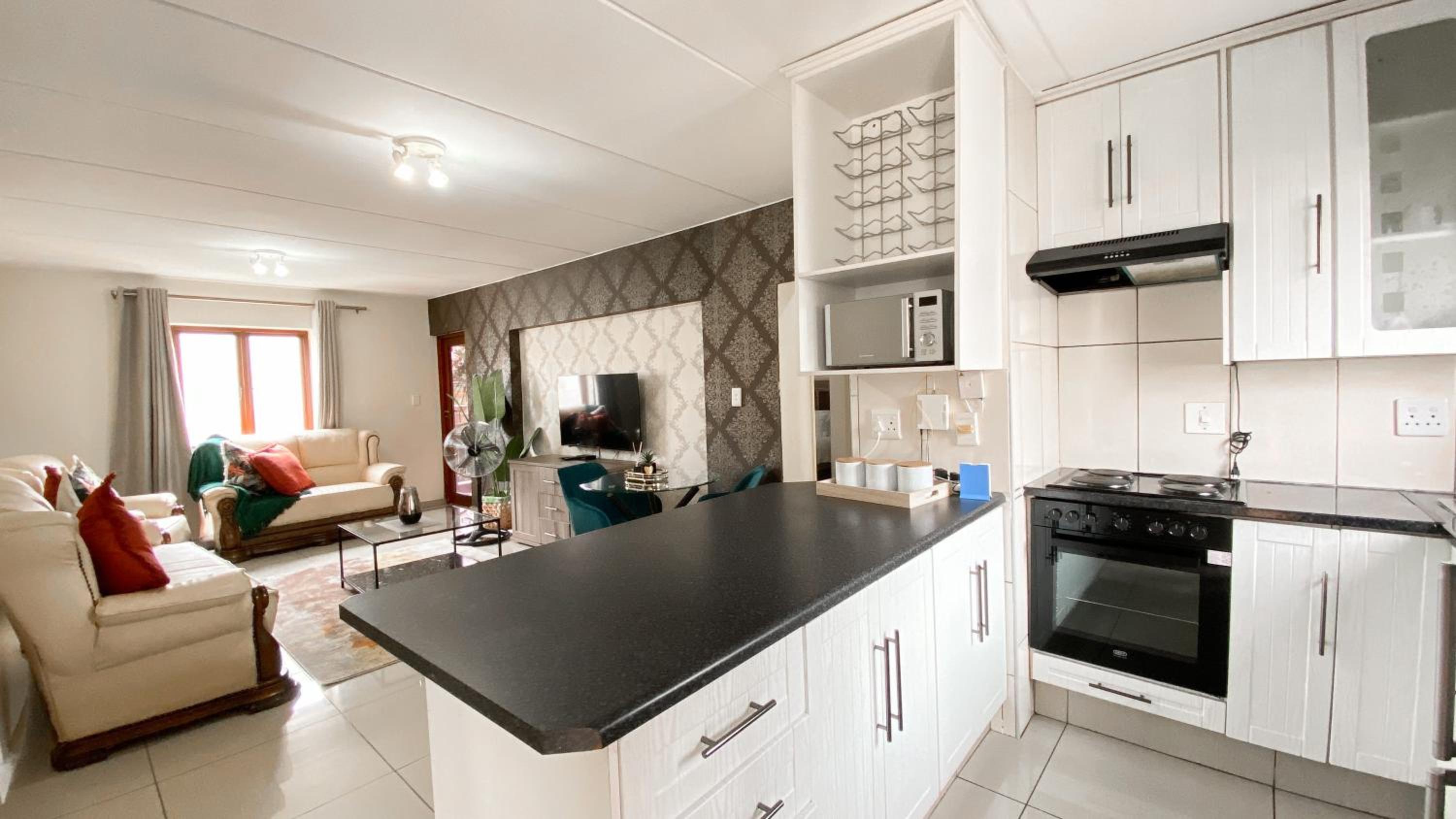 Midrand Air B and B Apartment view 3