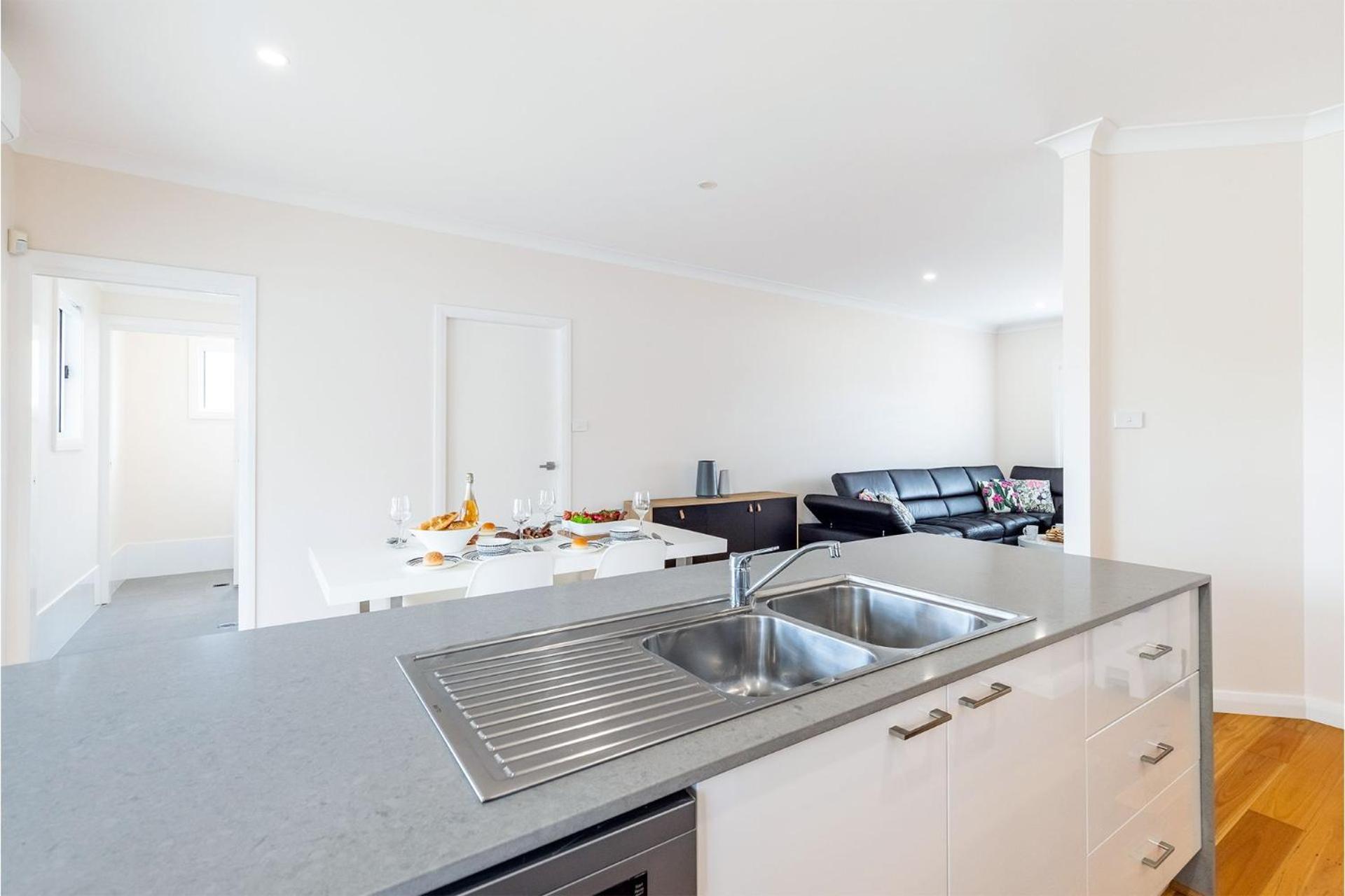The Inlet 16 Inlet Cl linen air con WiFi and ground level