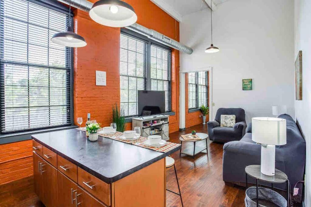 Hotel NY Style Centric Loft with King Bed by Park av. - Image 1