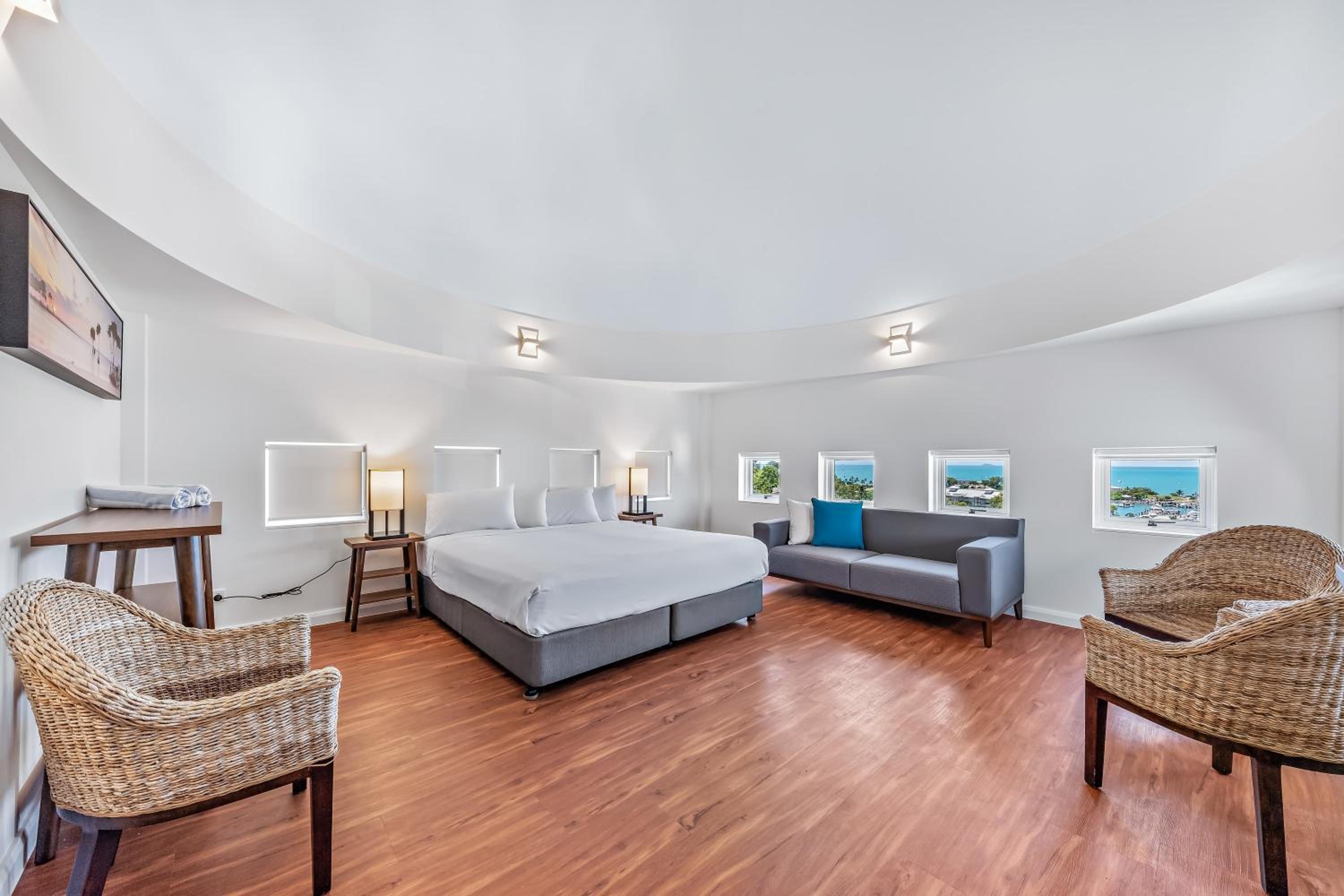 Whitsunday Blue Penthouse with the best views in Airlie Beach