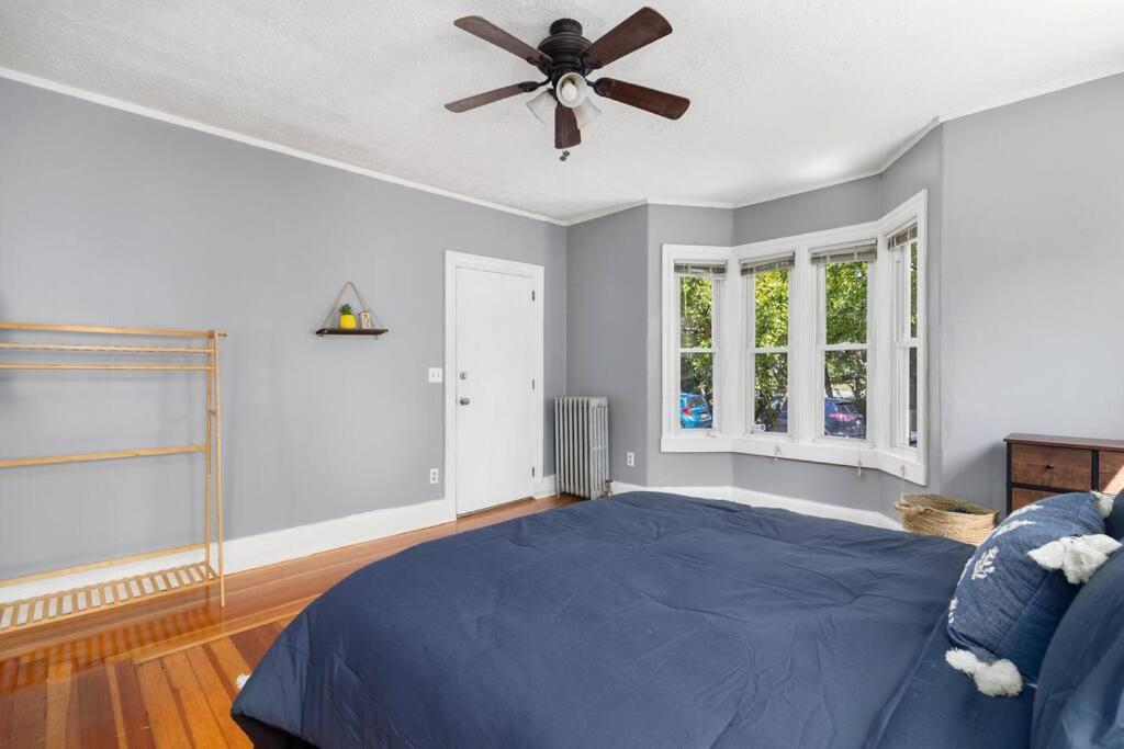Modern 2 Bedroom in Downtown Providence. view 4