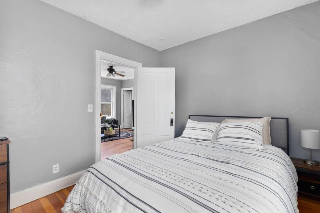 Modern 2 Bedroom in Downtown Providence. view 5