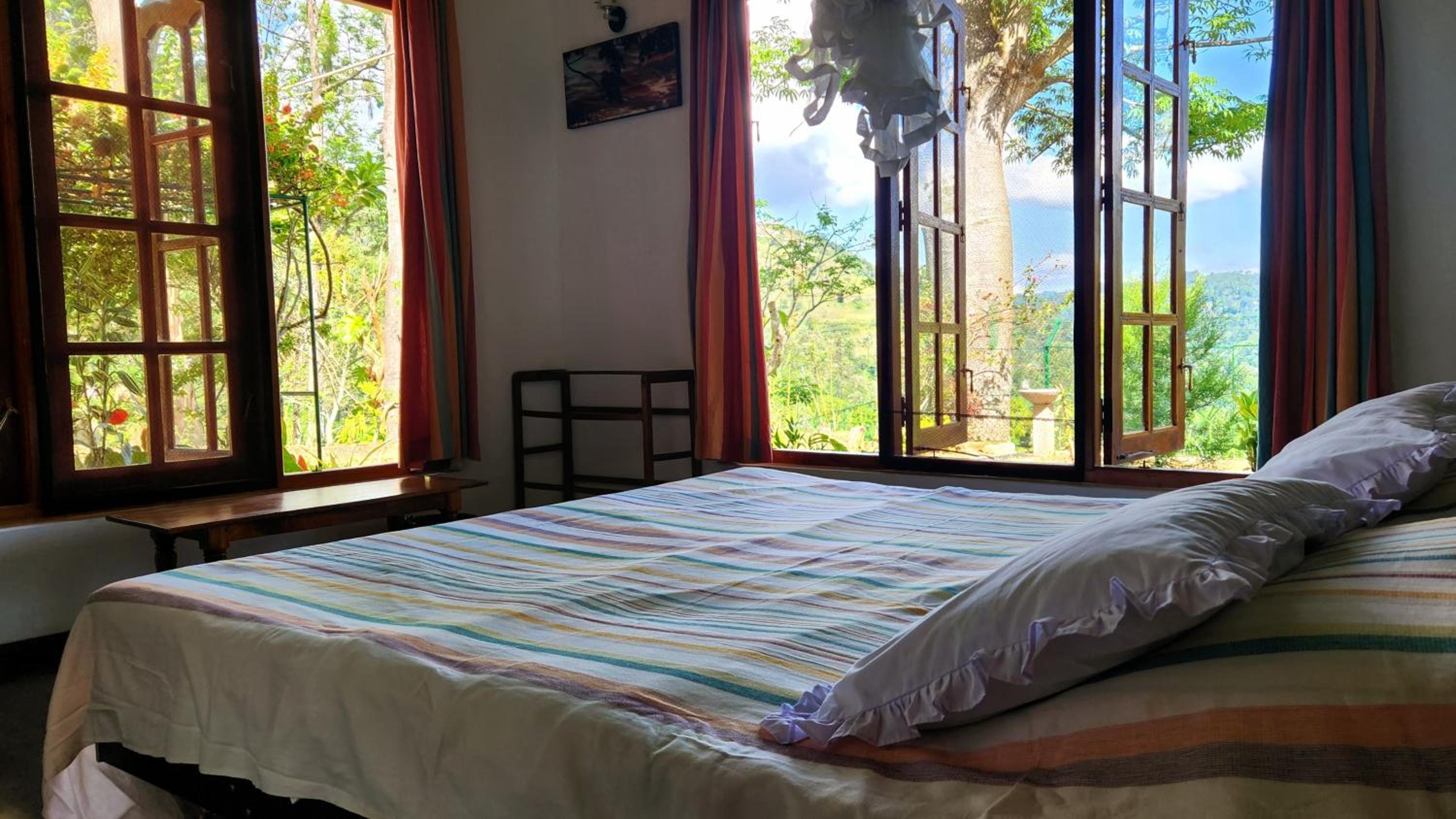 SunnySide Lodge - Tea Plantation Bungalow view 2