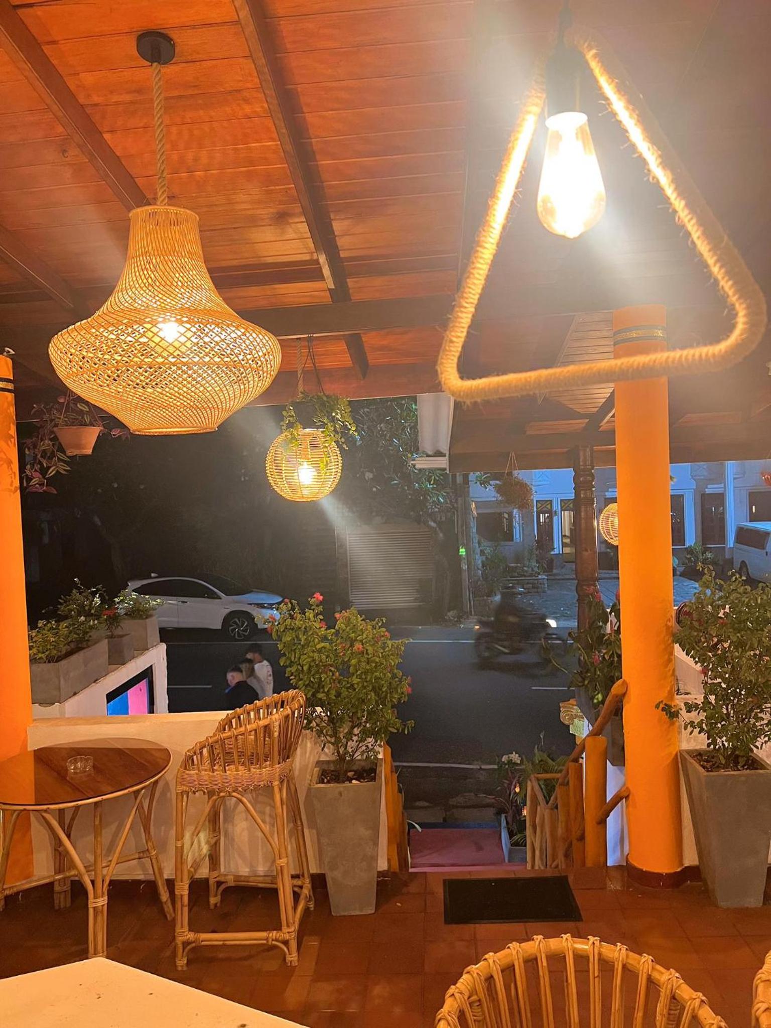 Hummus Hostel Hikkaduwa