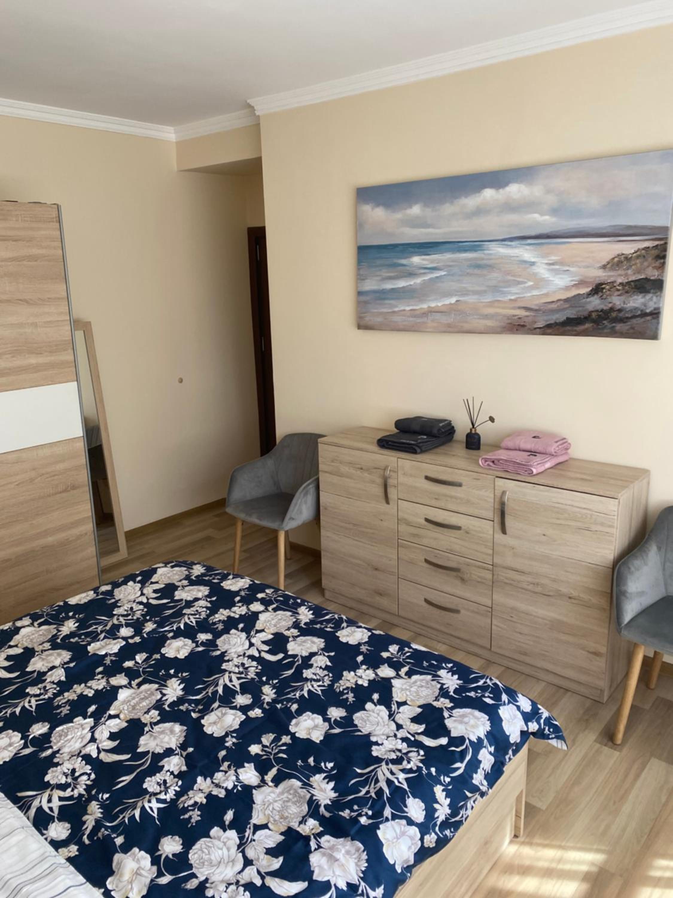 Luxury family apartament view 4