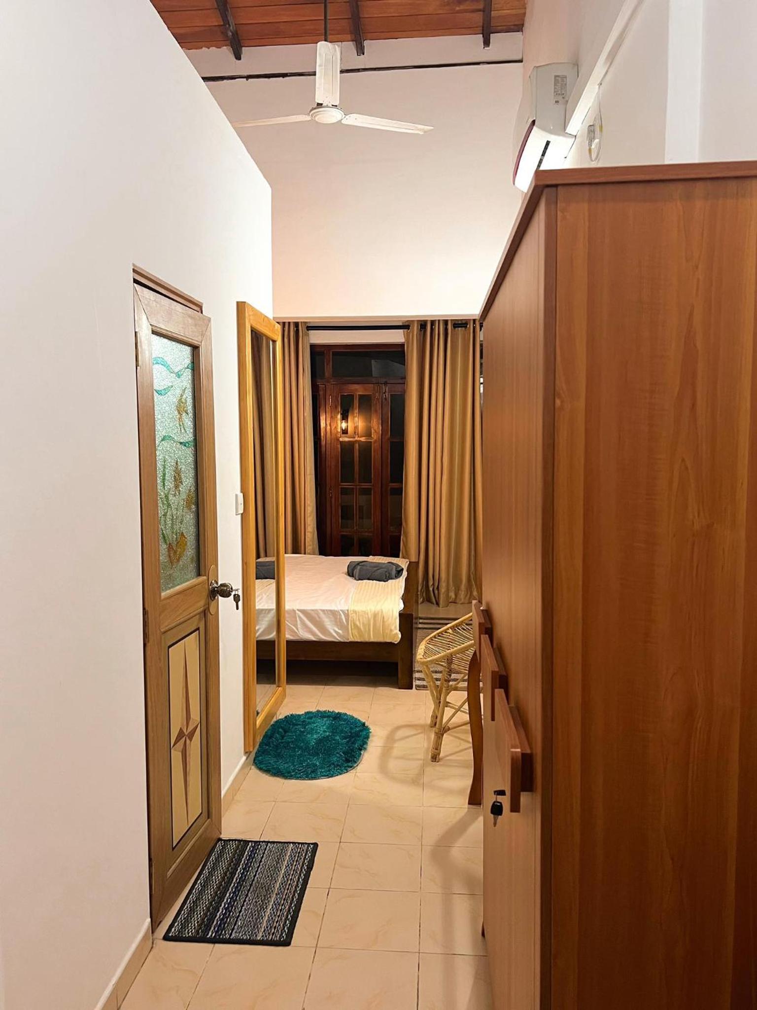 Hummus Hostel Hikkaduwa