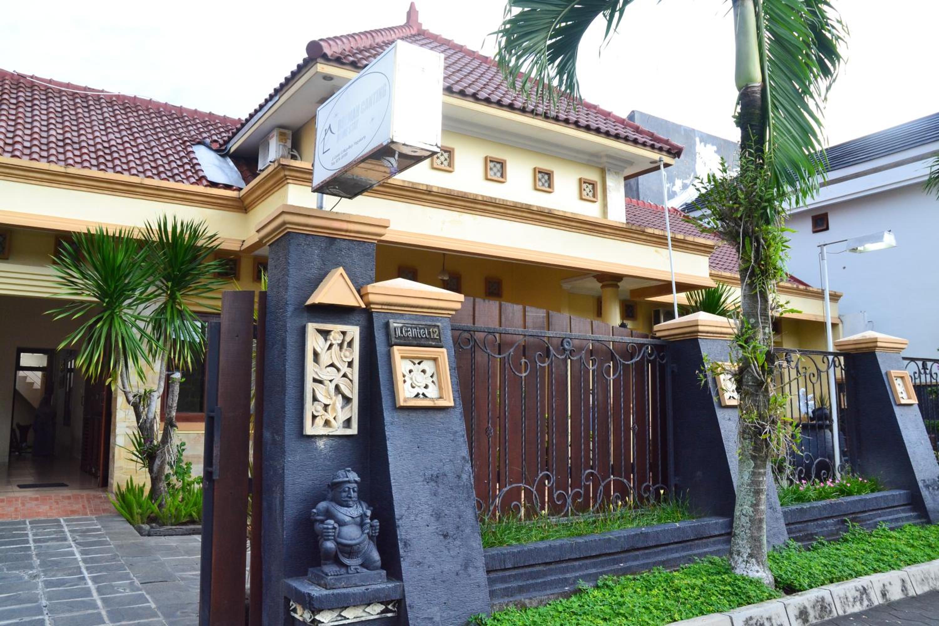 Hotel Roemah Canting Homestay - Image 1