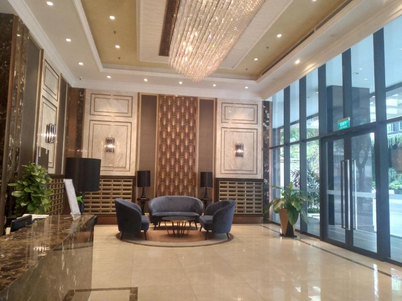De Lux Central D1 next Hyatt, Opera House, Ben Thanh, Pool,Gym