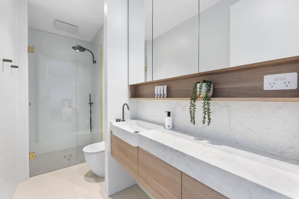 Park Place Luxe - Stylish & Central Apartment