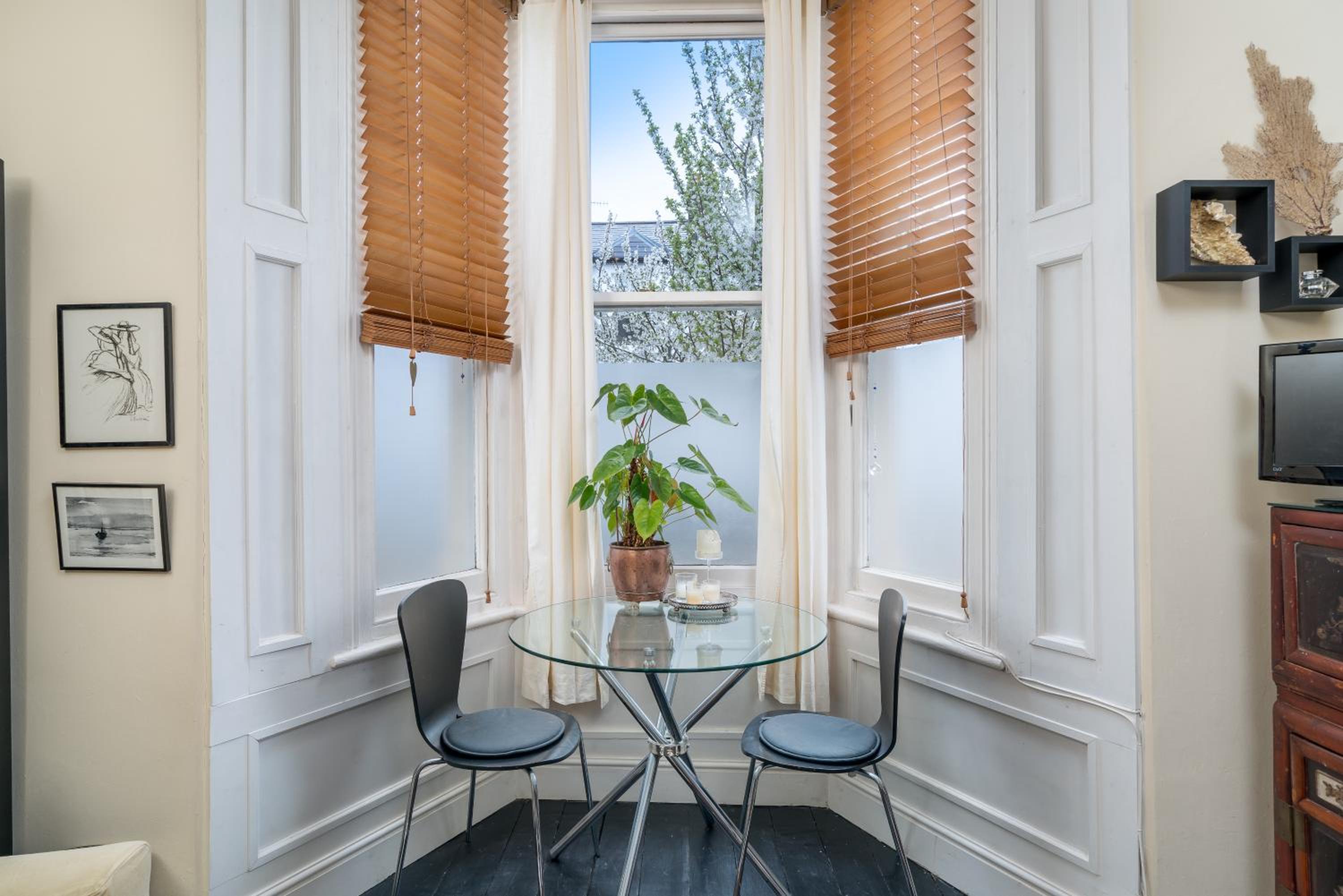 JOIVY Cozy 1 bed flat with garden in North Kensington