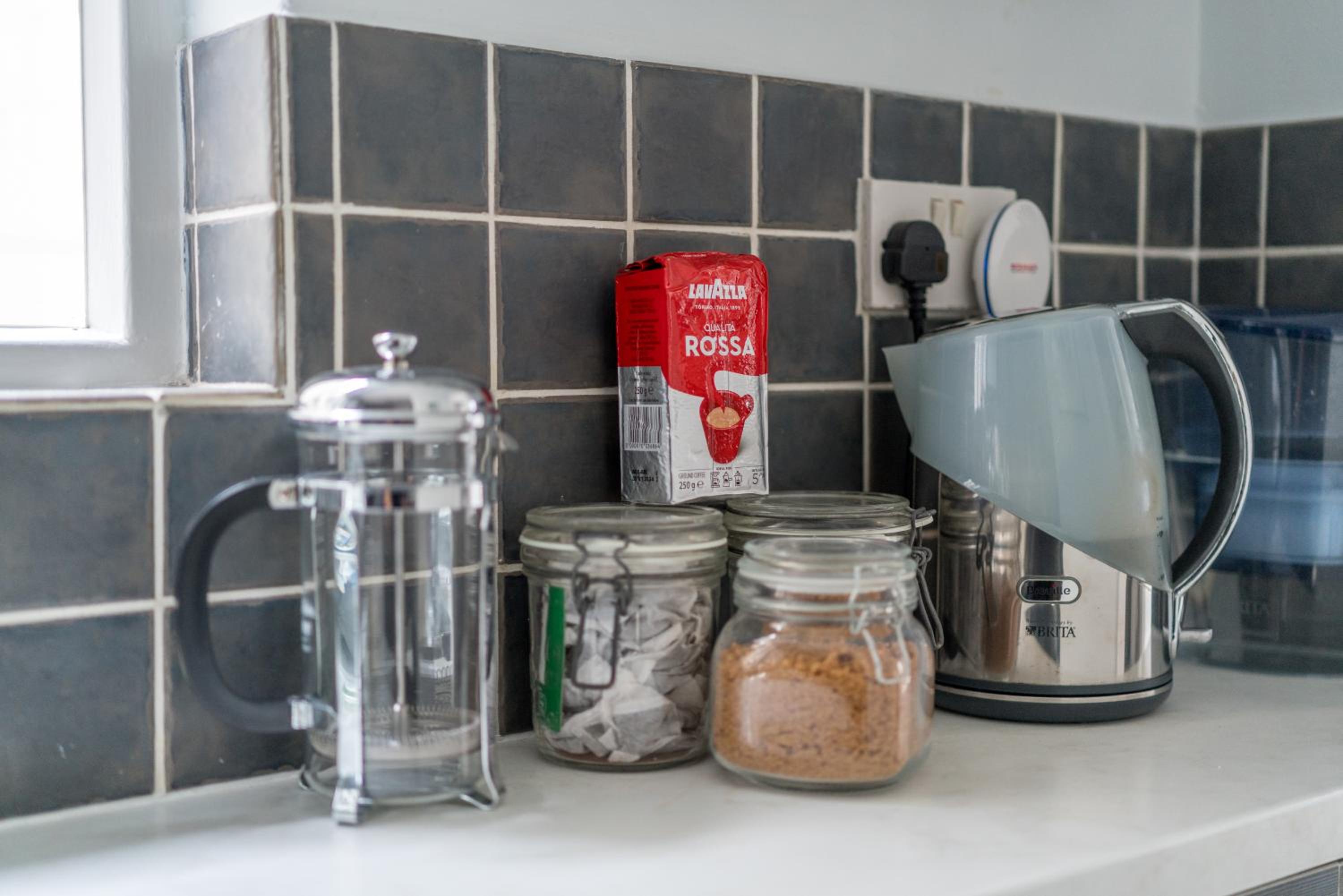 JOIVY Cozy 1 bed flat with garden in North Kensington