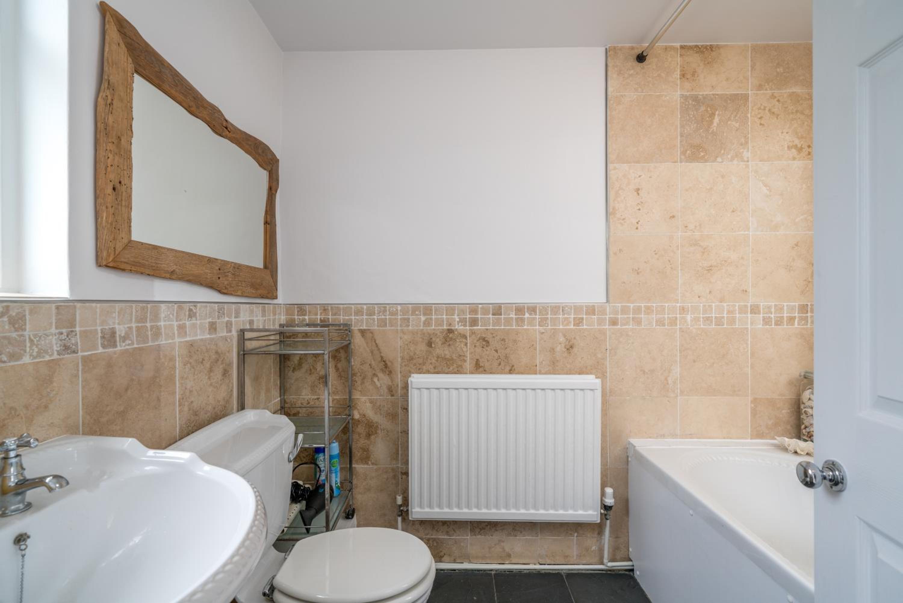 JOIVY Cozy 1 bed flat with garden in North Kensington