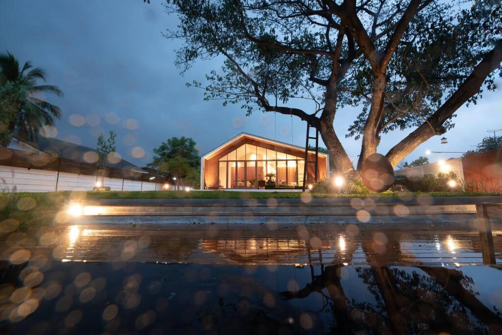 Nutnicha River House
