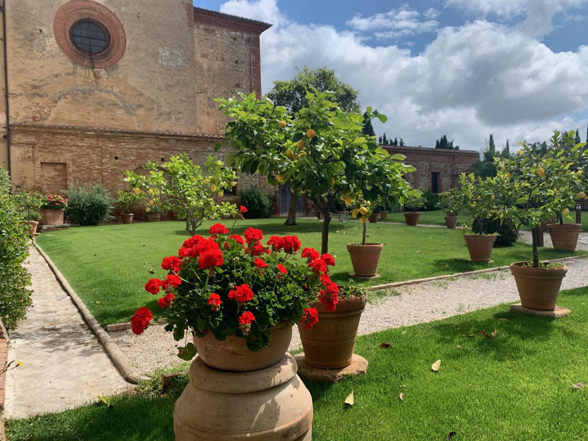 Monastero Sant'Anna in Camprena view 2
