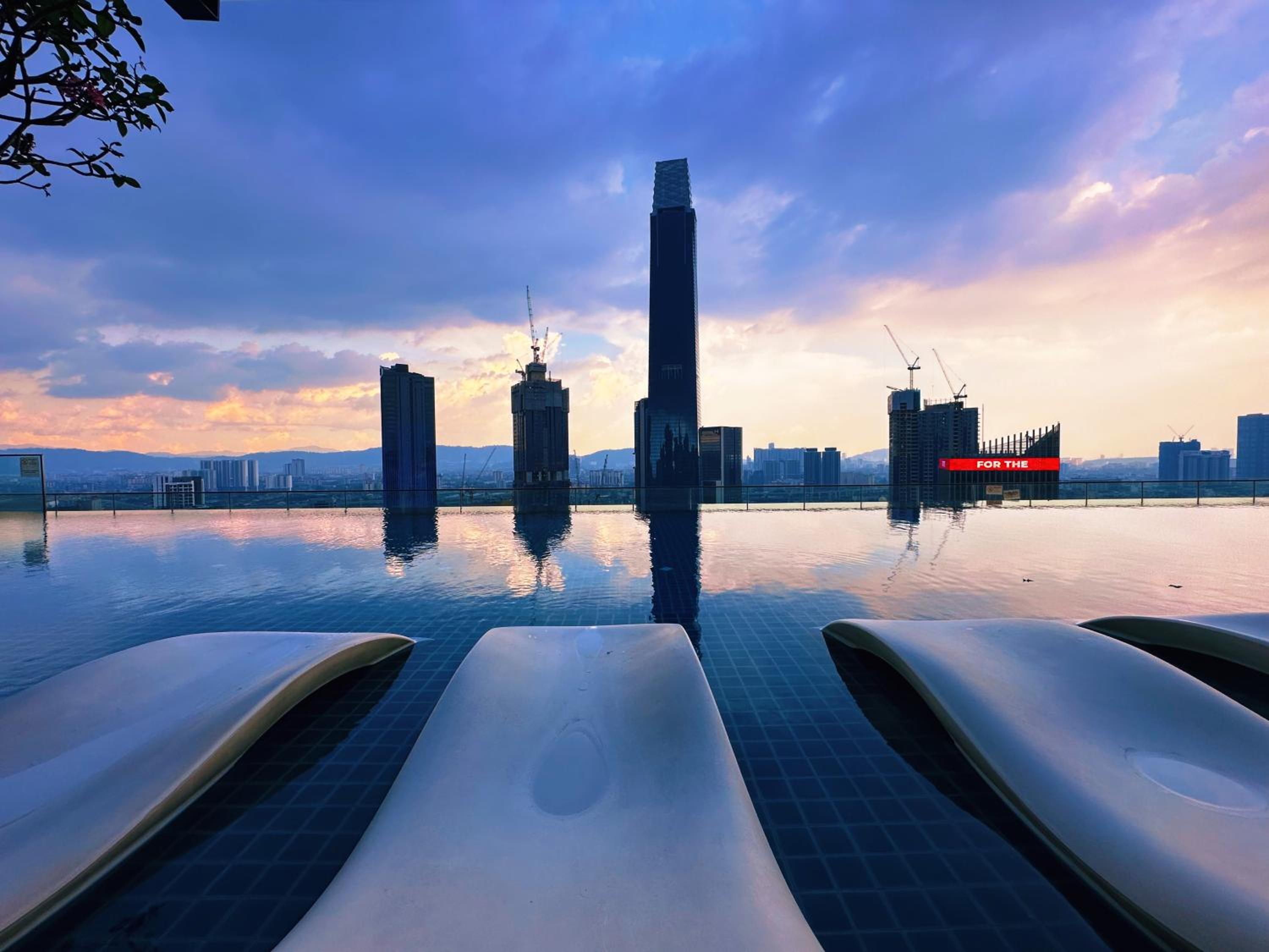 TRIBECA Suites KL Pavilion @ Bukit Bintang with Sky Infinity Pool