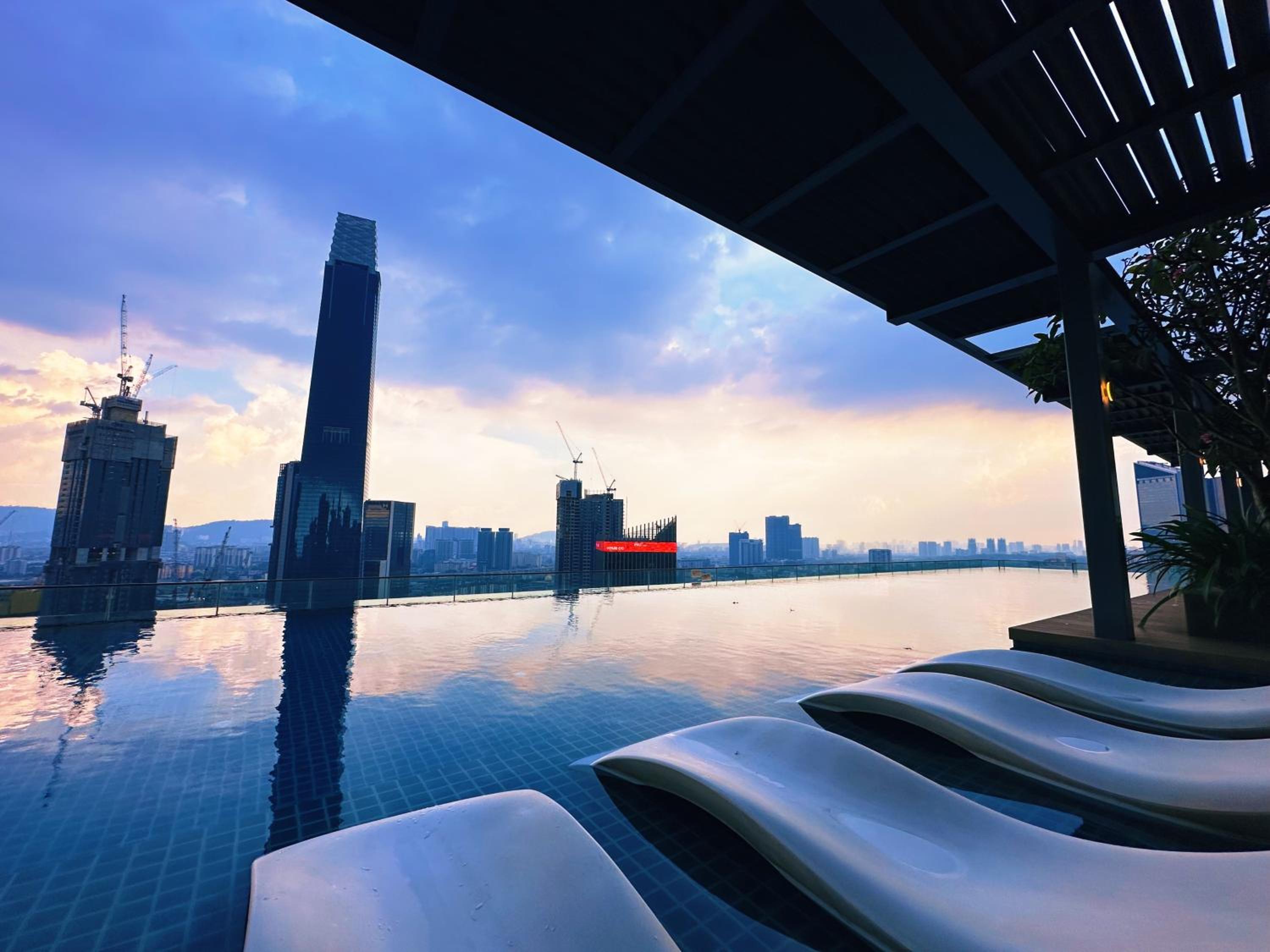 TRIBECA Suites KL Pavilion @ Bukit Bintang with Sky Infinity Pool