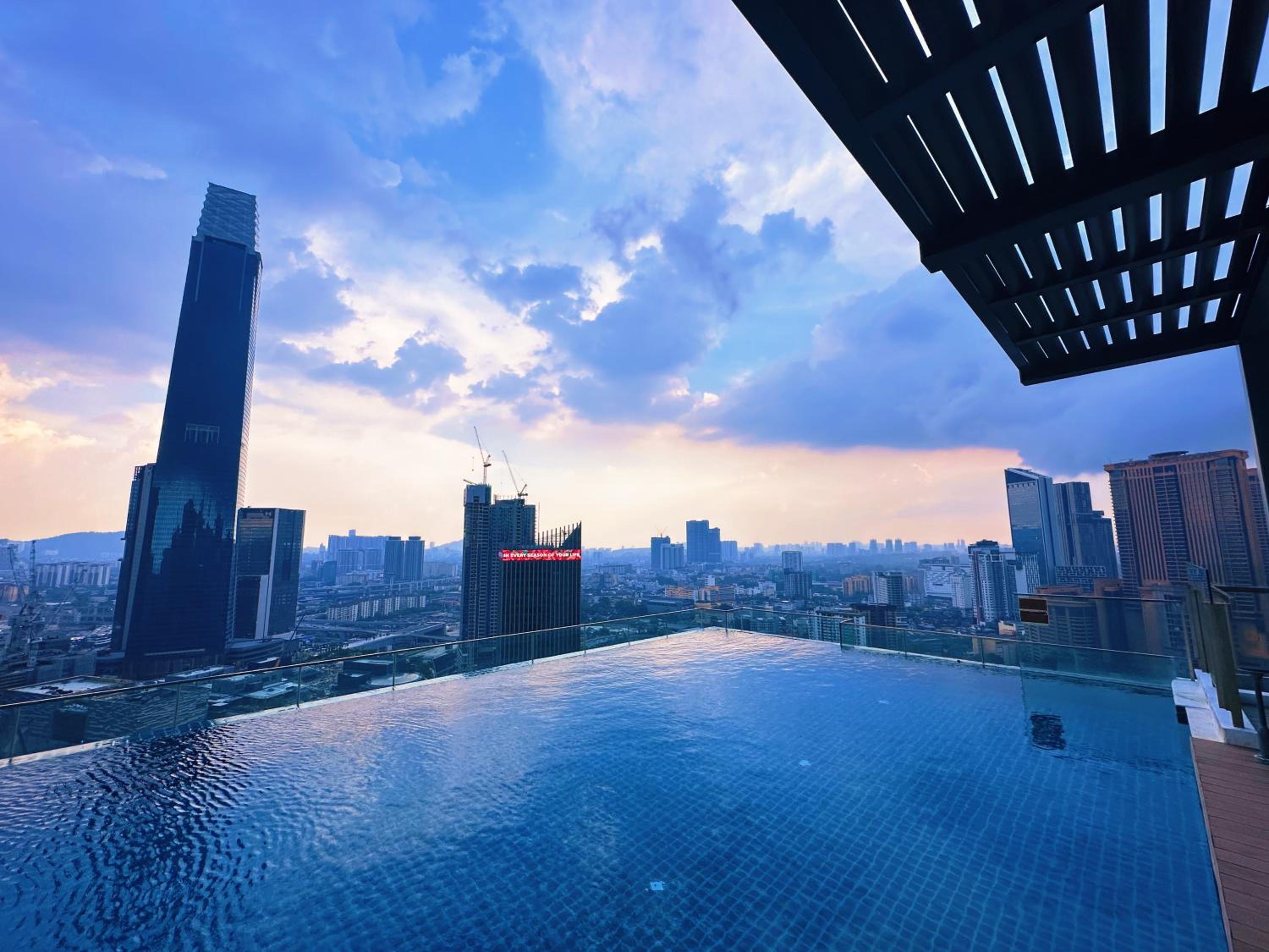 TRIBECA Suites KL Pavilion @ Bukit Bintang with Sky Infinity Pool
