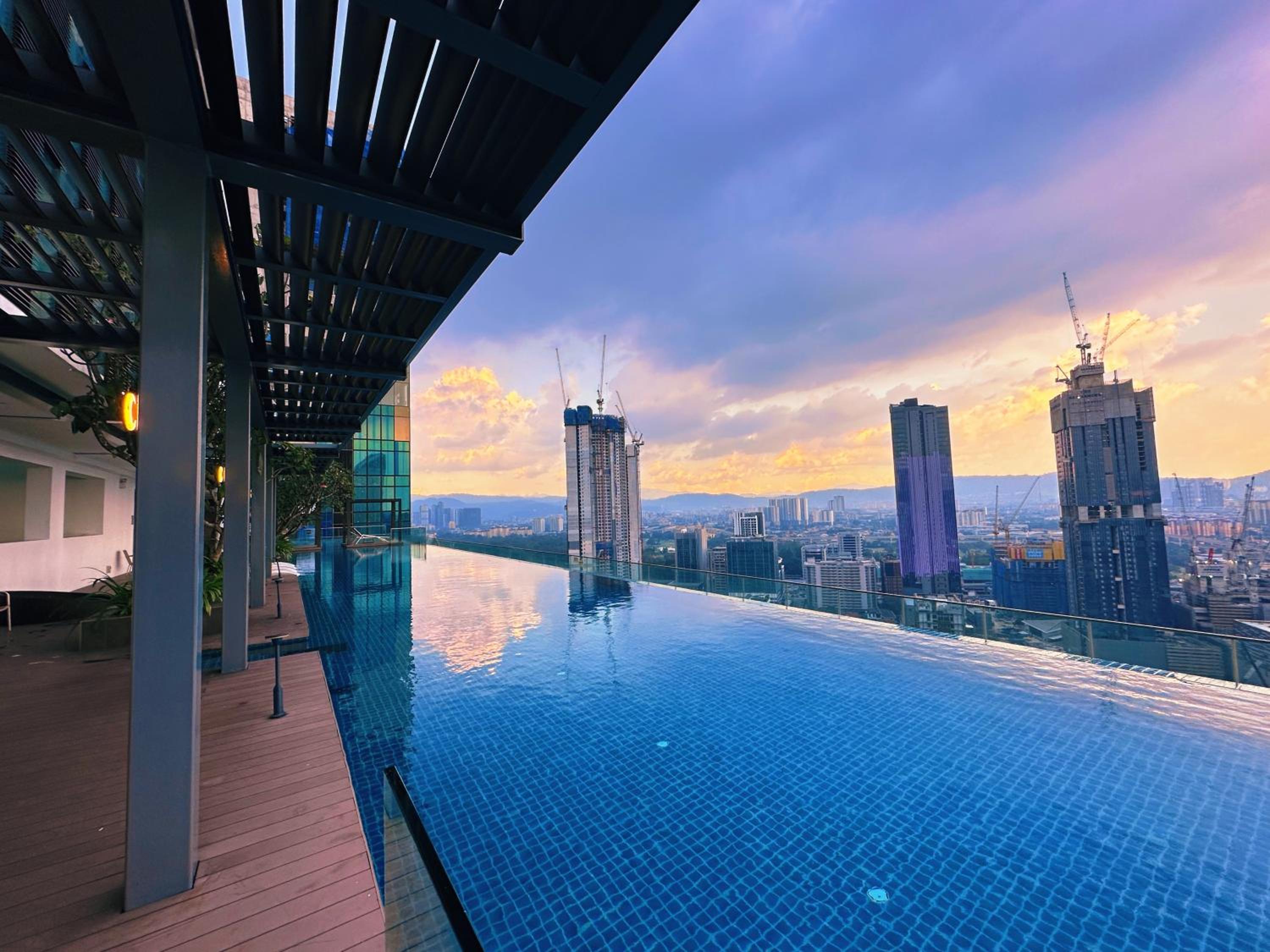 TRIBECA Suites KL Pavilion @ Bukit Bintang with Sky Infinity Pool