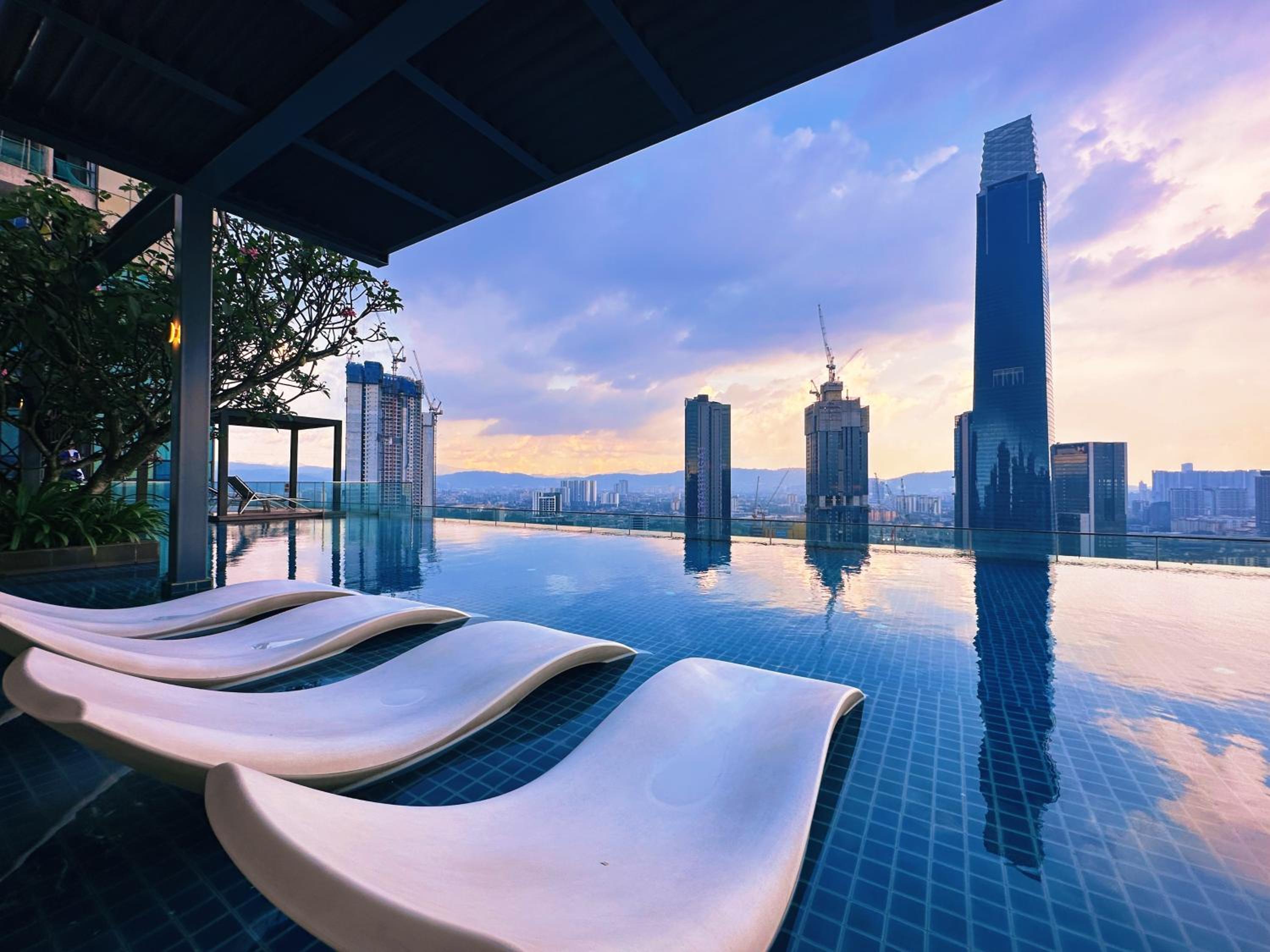 TRIBECA Suites KL Pavilion @ Bukit Bintang with Sky Infinity Pool