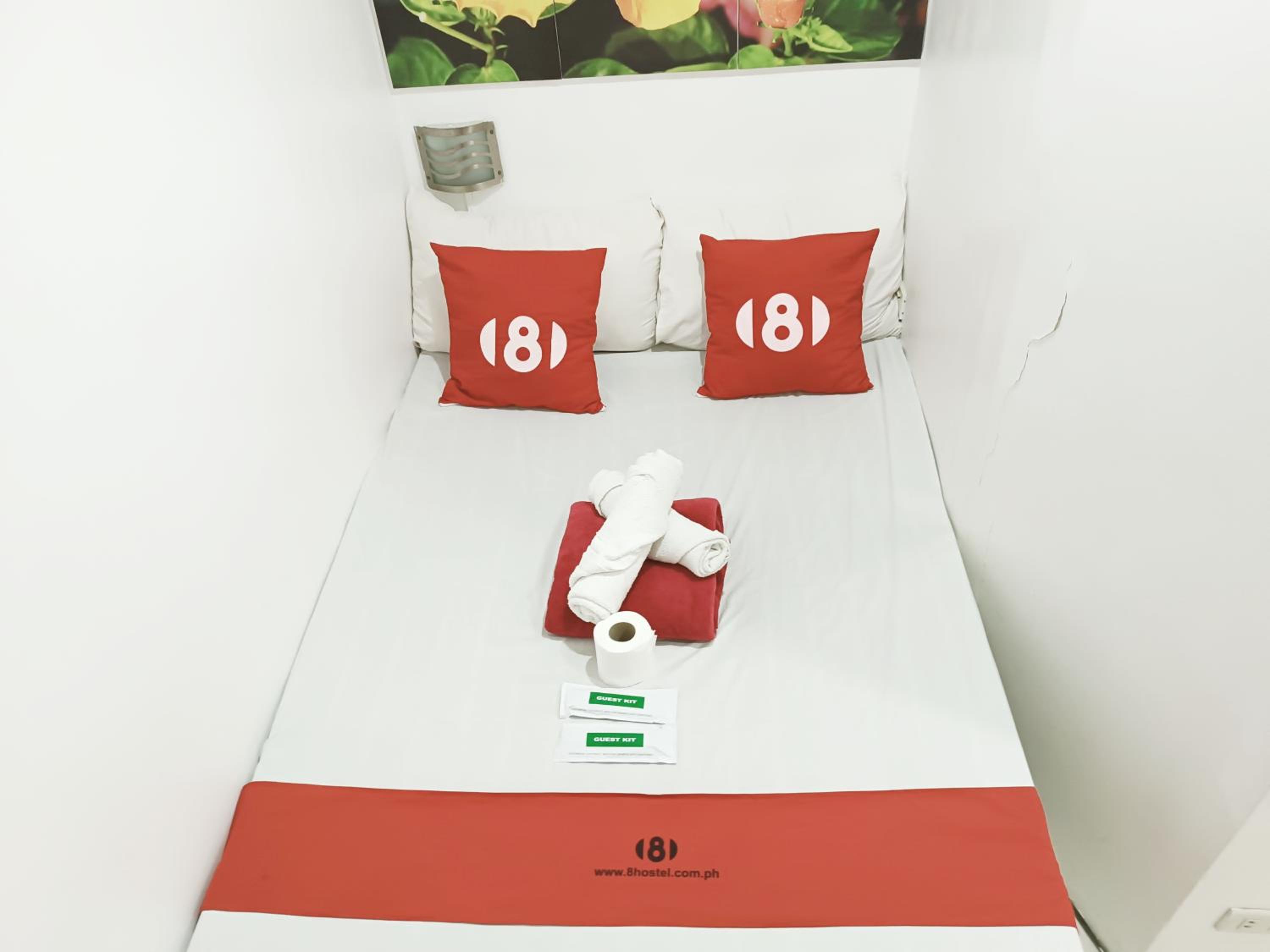 8Hostel