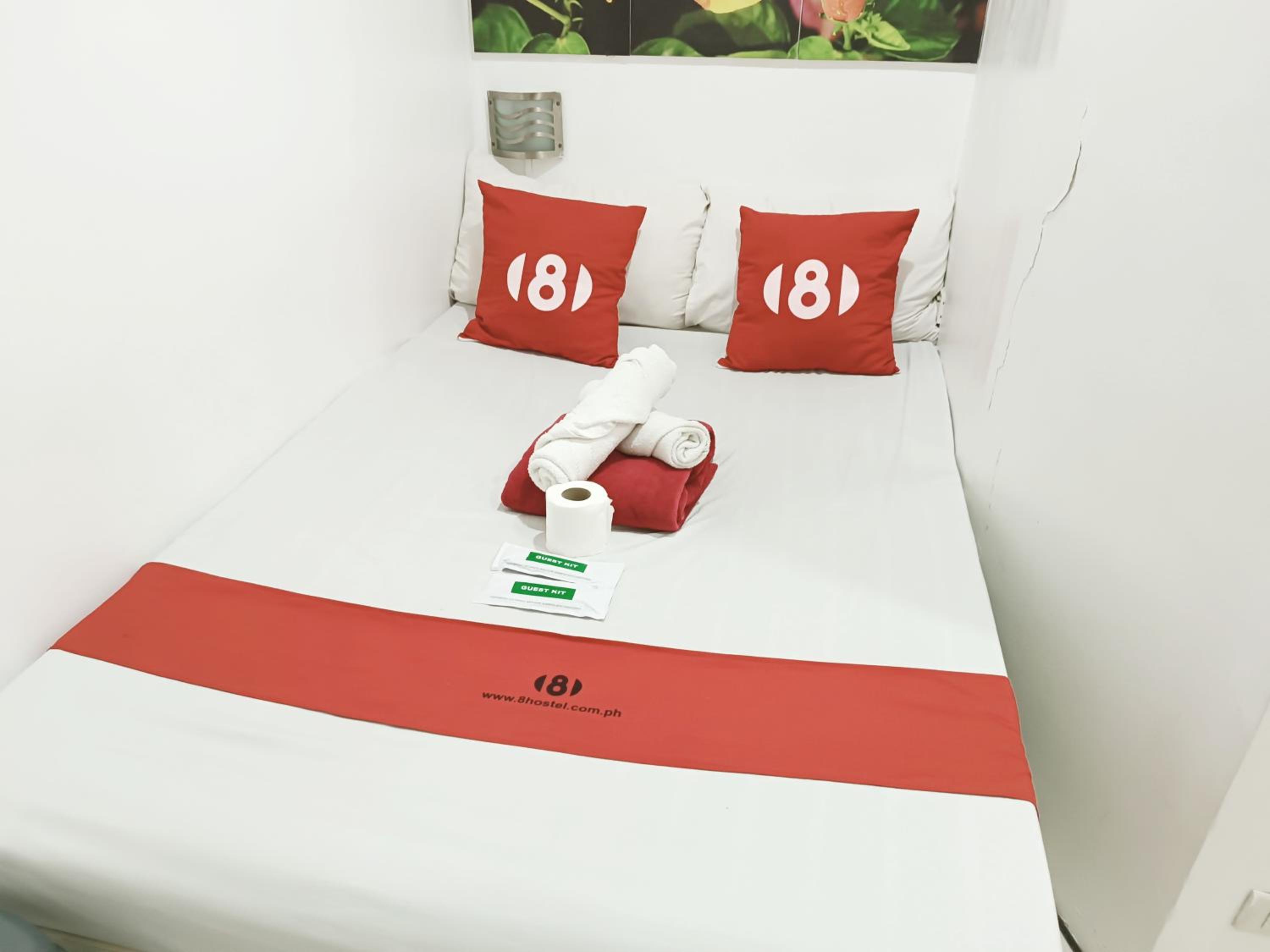 8Hostel