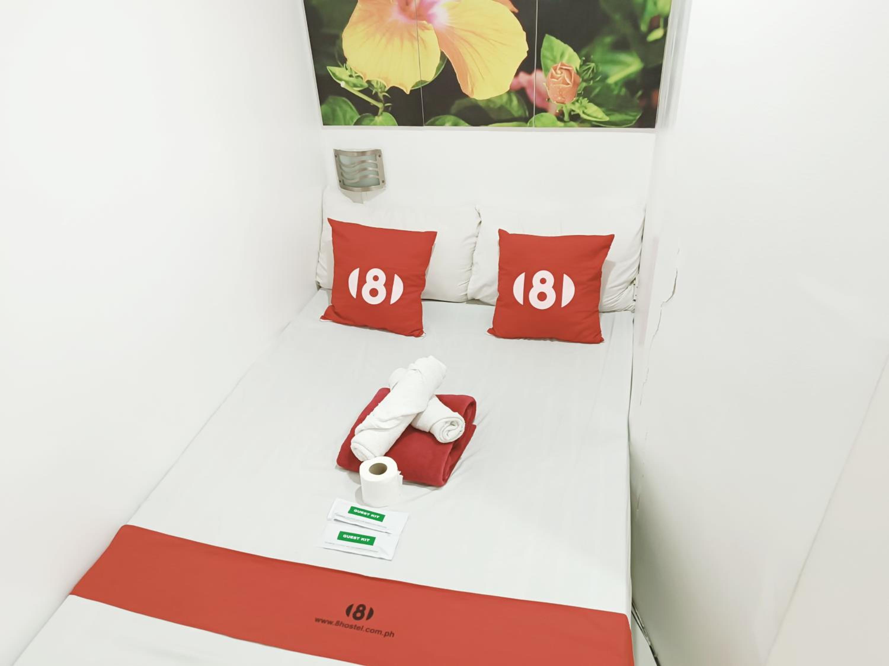 8Hostel