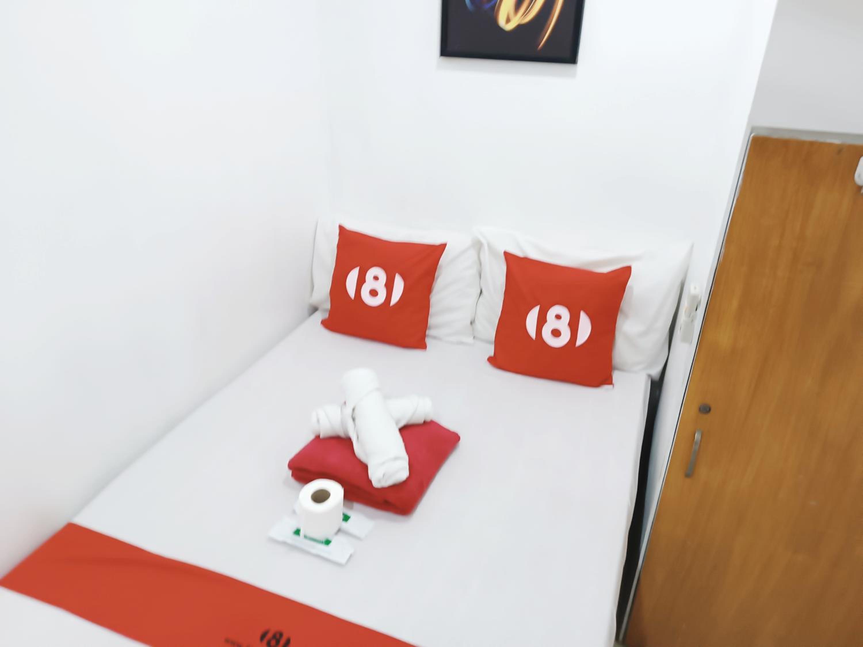 8Hostel
