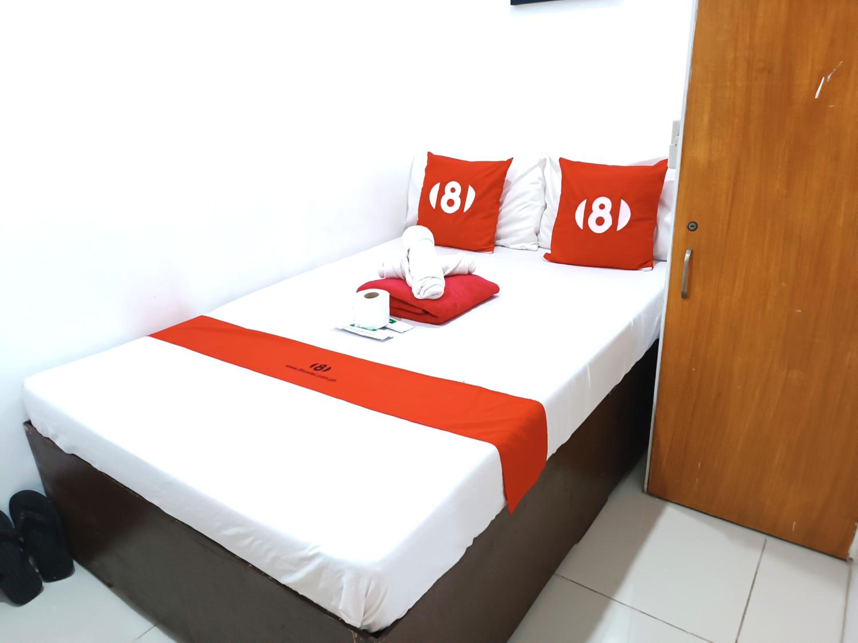 8Hostel