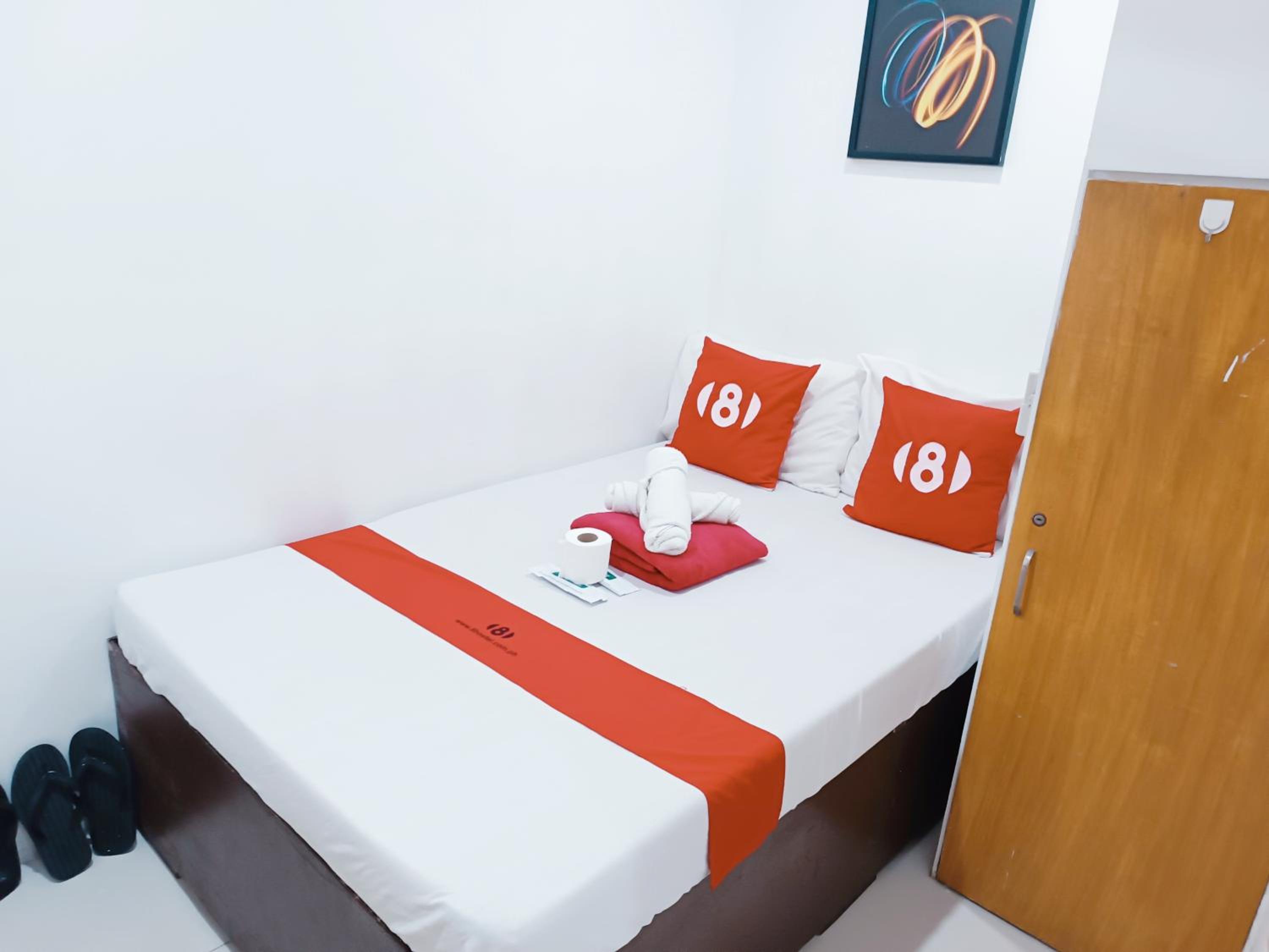 8Hostel