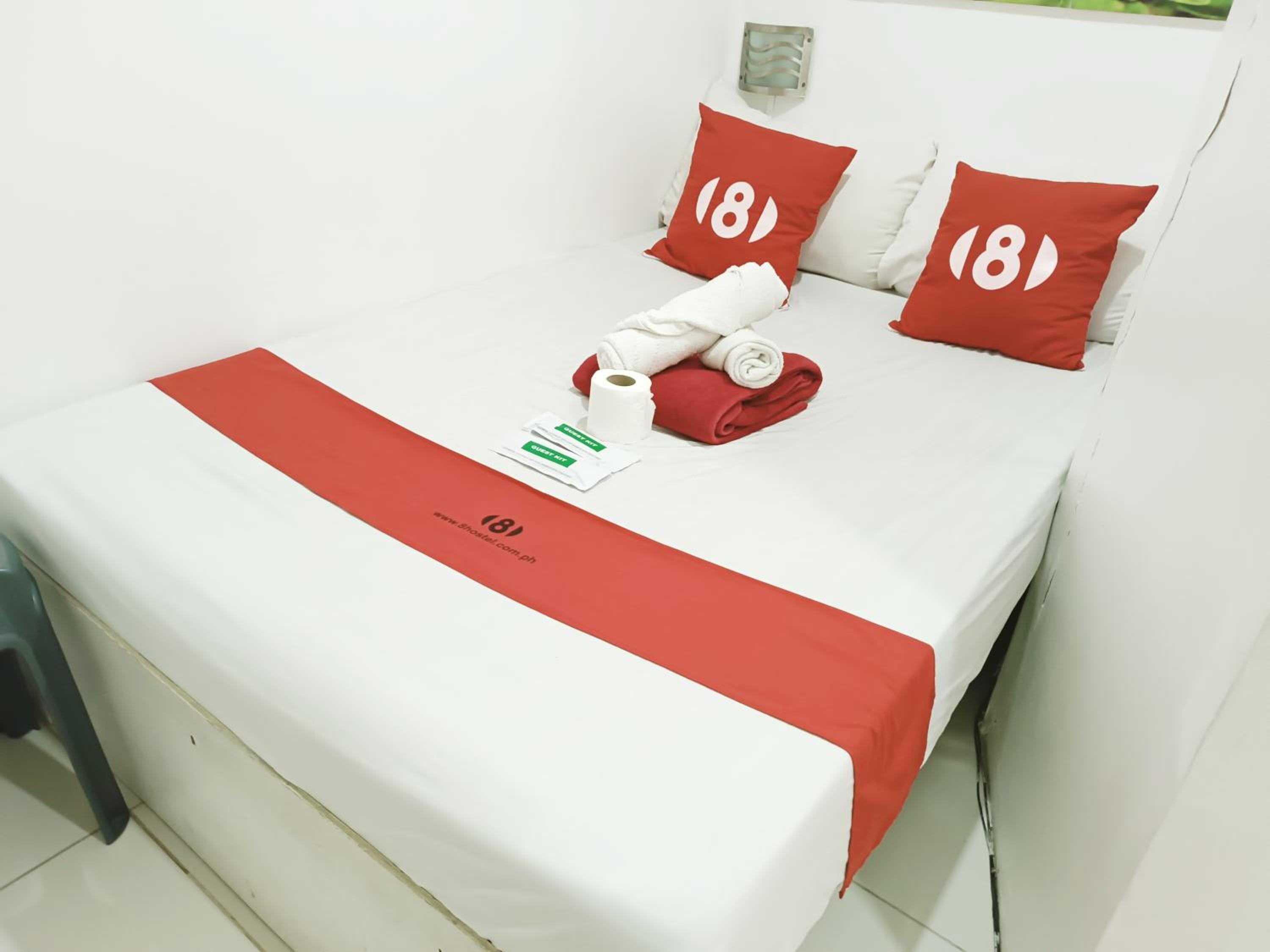 8Hostel