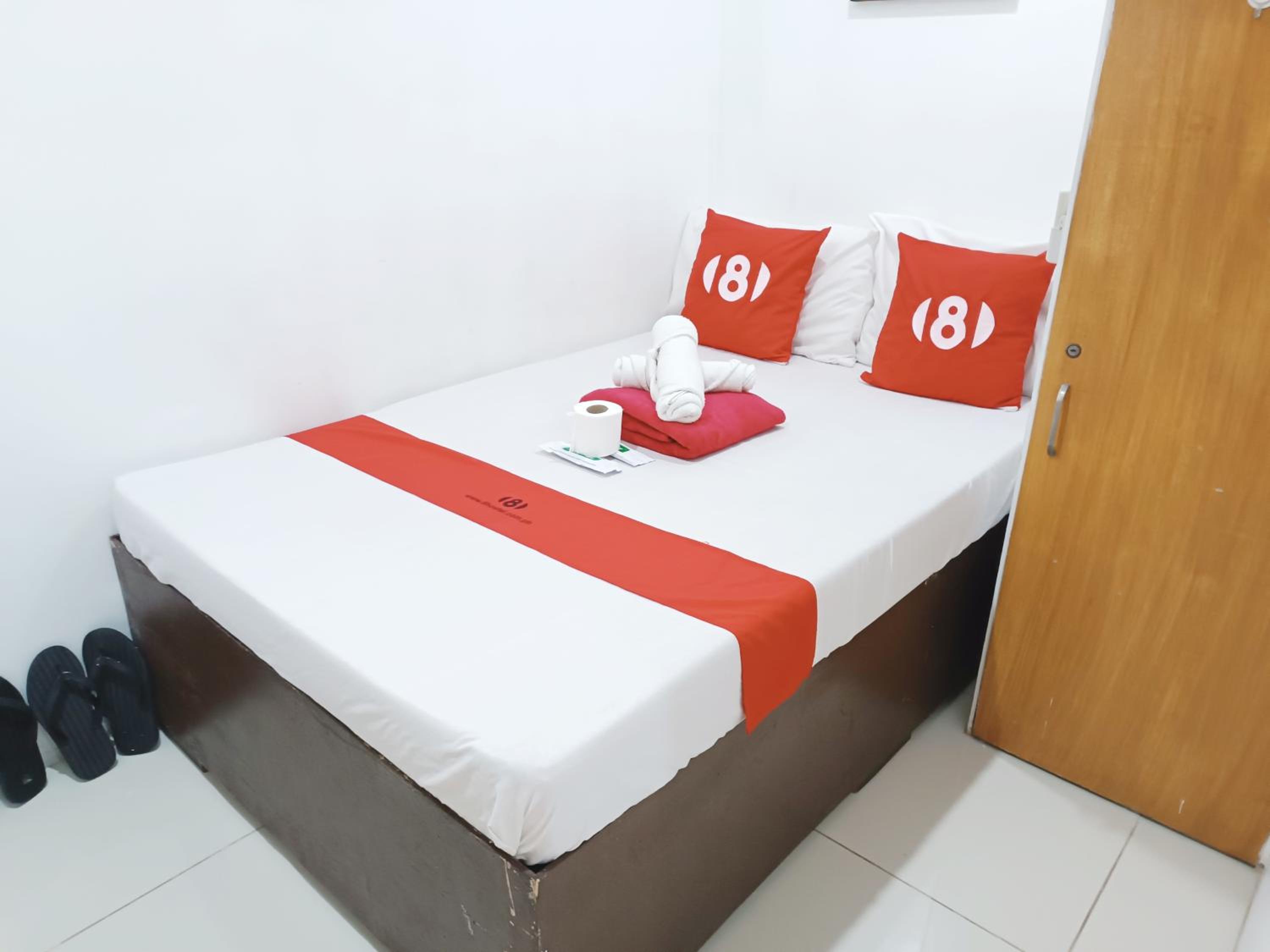 8Hostel