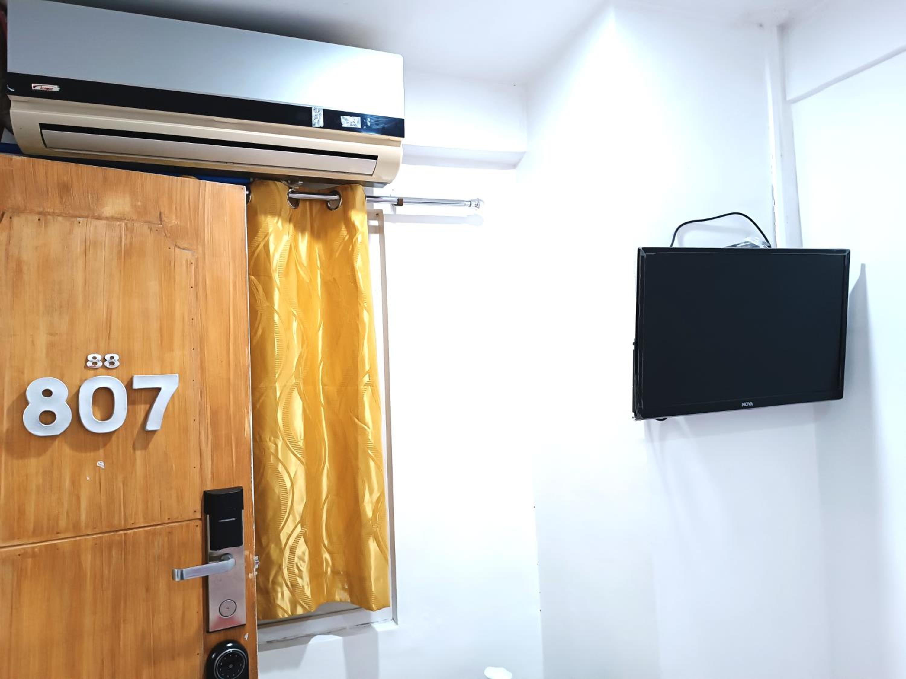 8Hostel